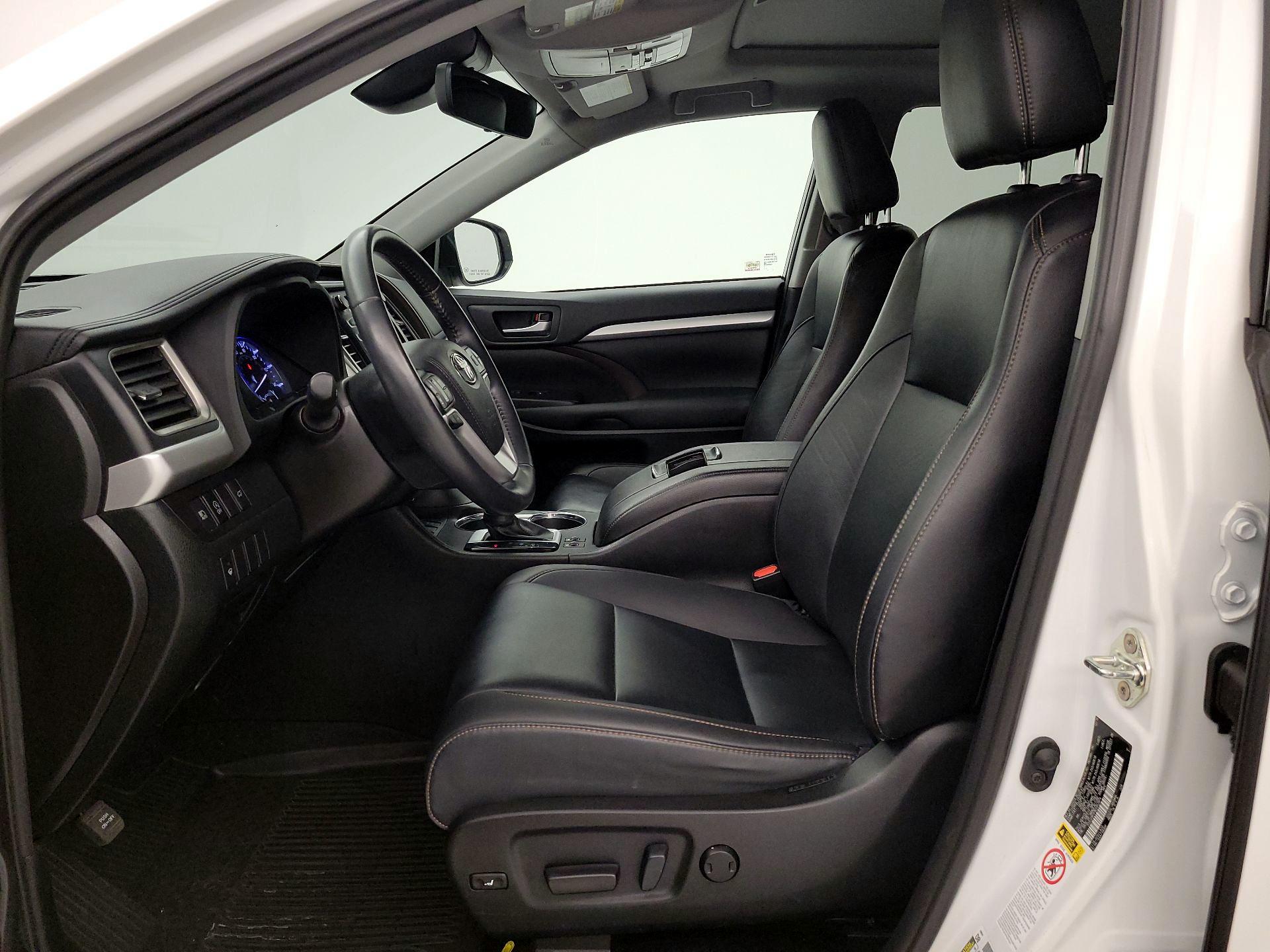 Thumbnail: 2019 Toyota Highlander - 11