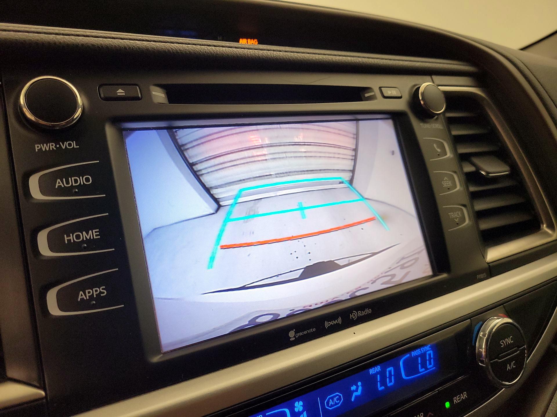 Thumbnail: 2019 Toyota Highlander - 14