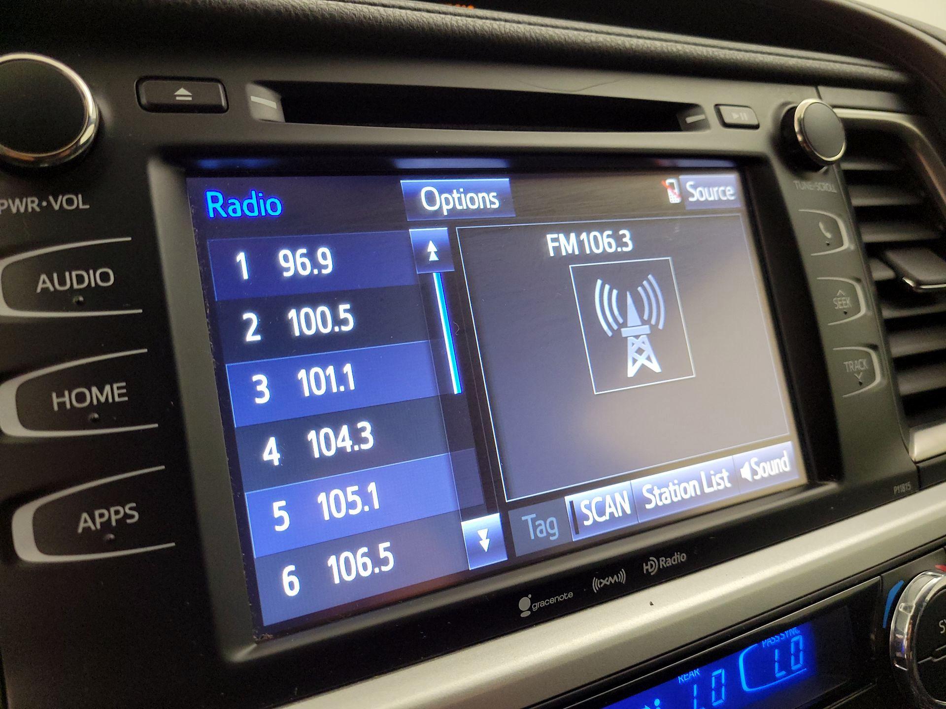 Thumbnail: 2019 Toyota Highlander - 15