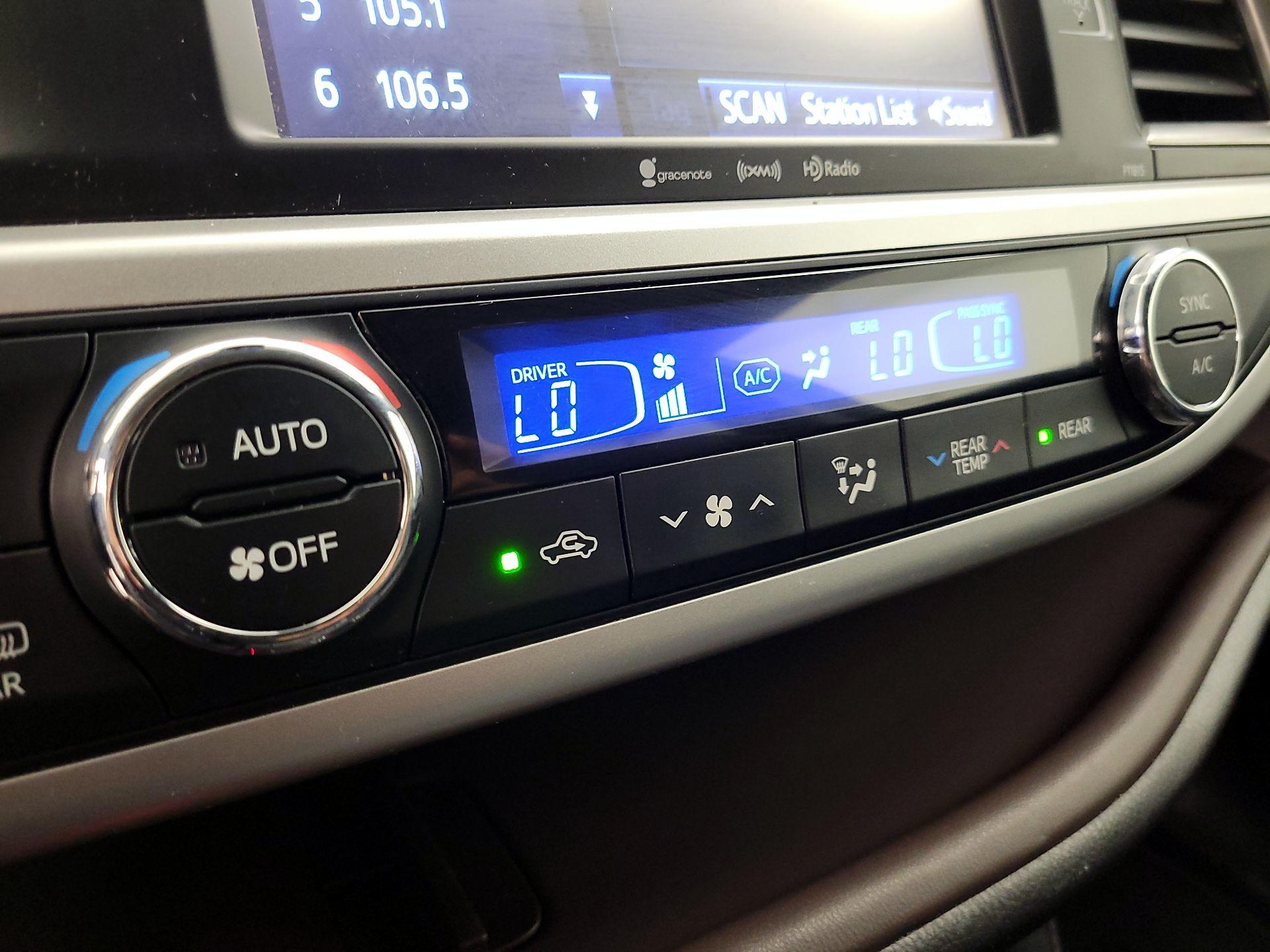Thumbnail: 2019 Toyota Highlander - 16