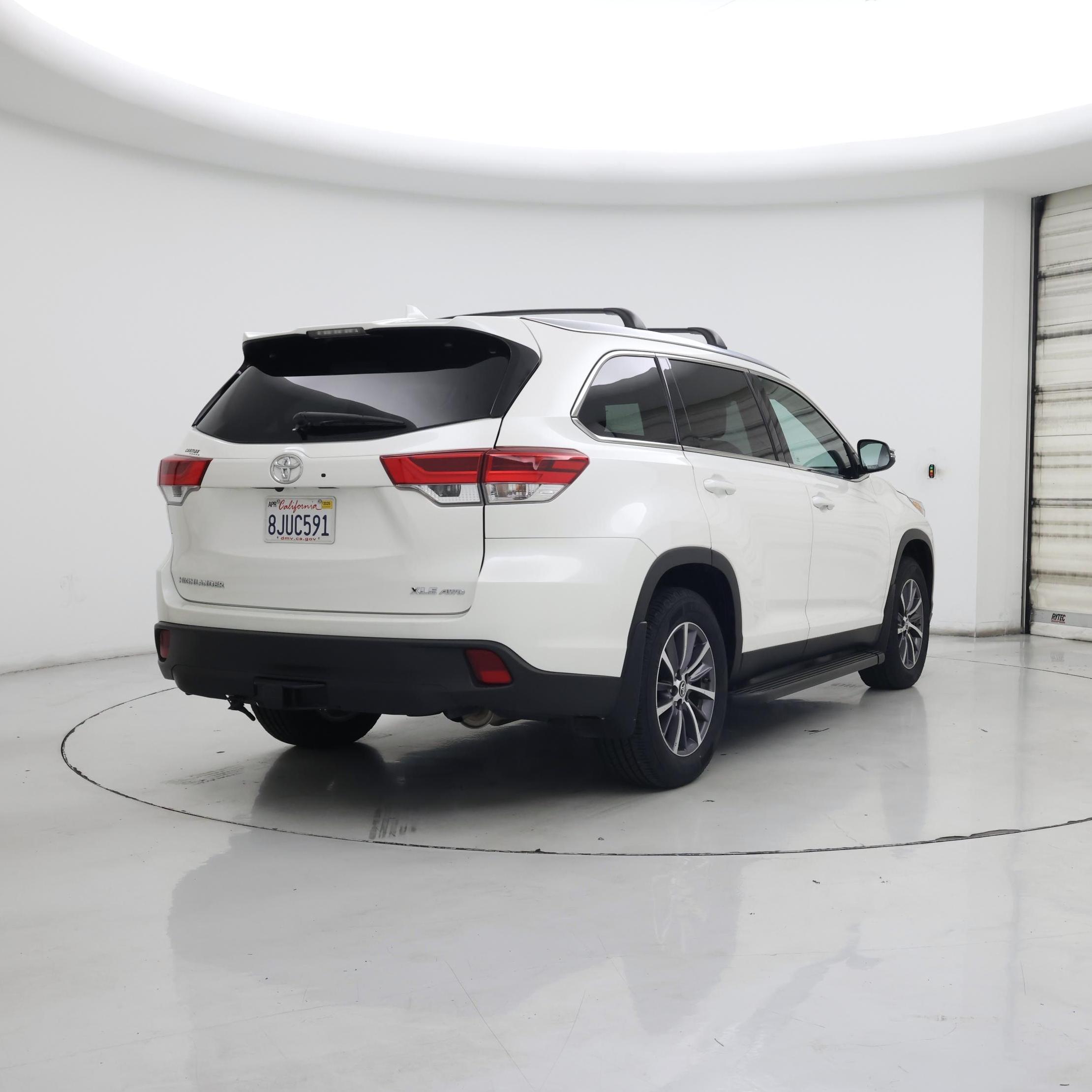 Thumbnail: 2019 Toyota Highlander - 8
