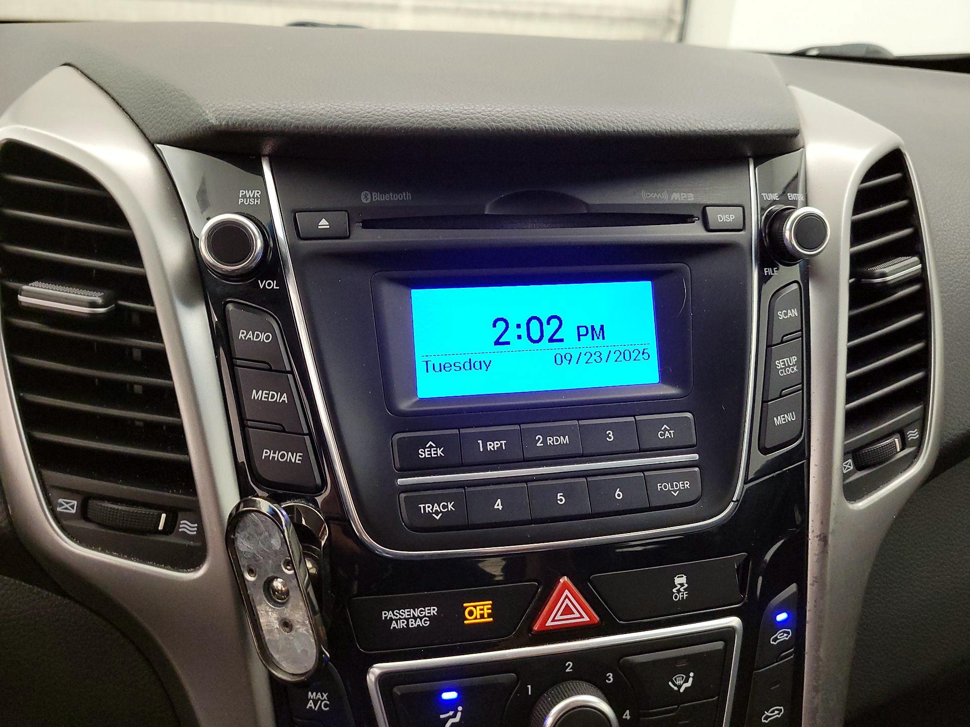 Thumbnail: 2017 Hyundai Elantra - 14