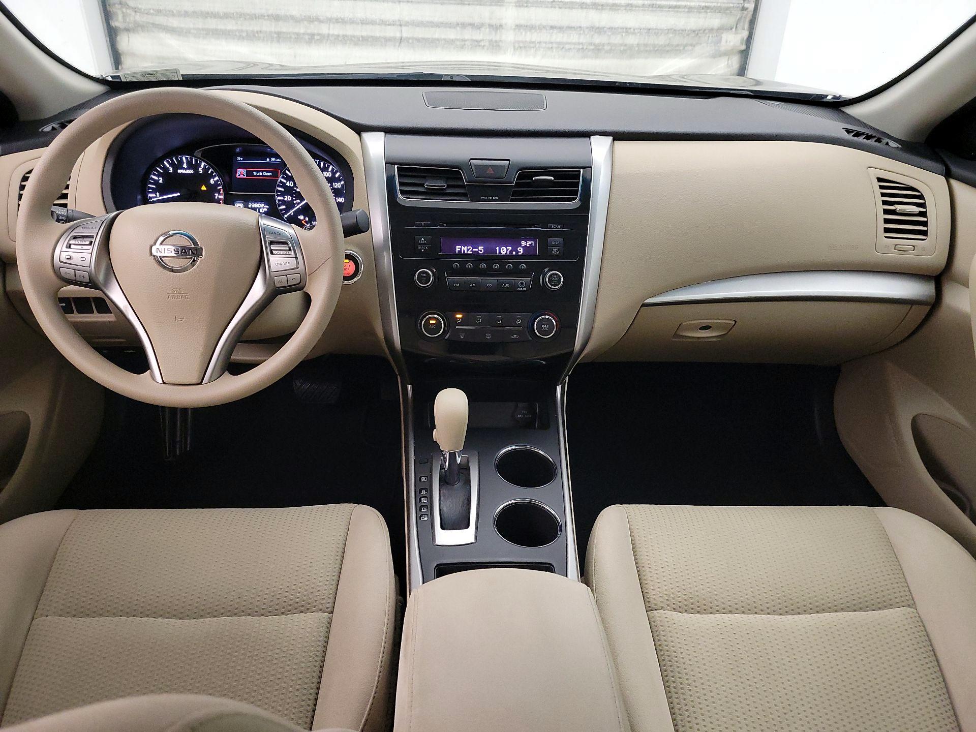 Thumbnail: 2015 Nissan Altima - 9