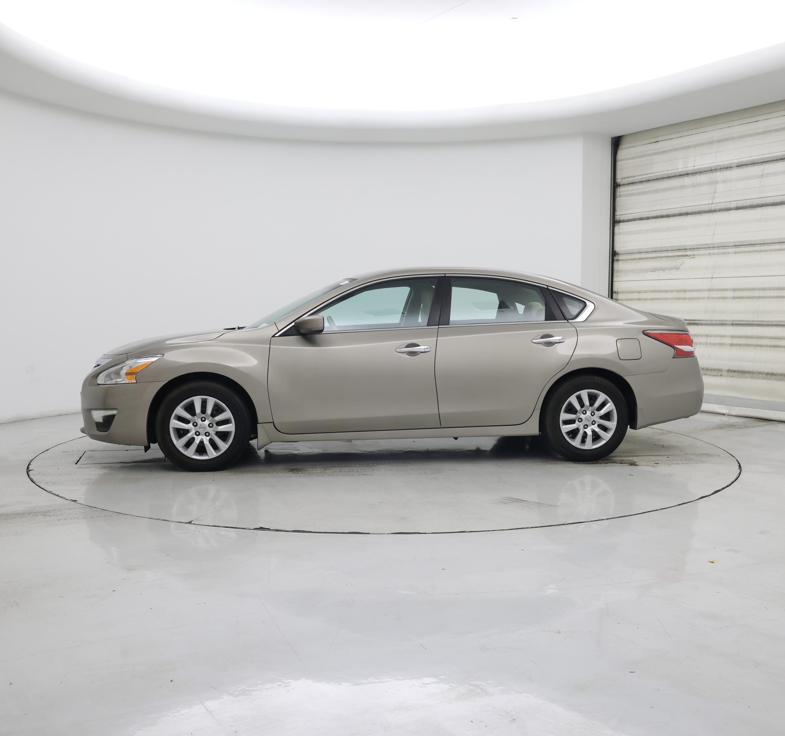 Thumbnail: 2015 Nissan Altima - 3