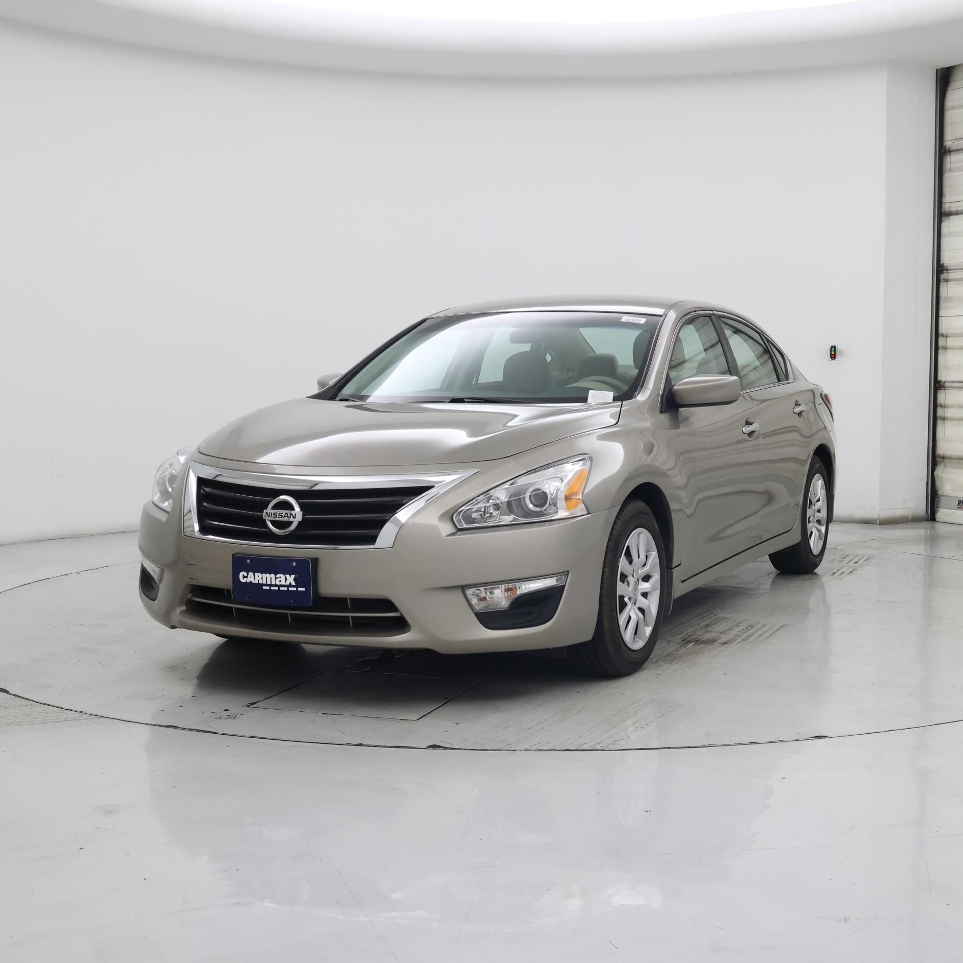 Thumbnail: 2015 Nissan Altima - 4