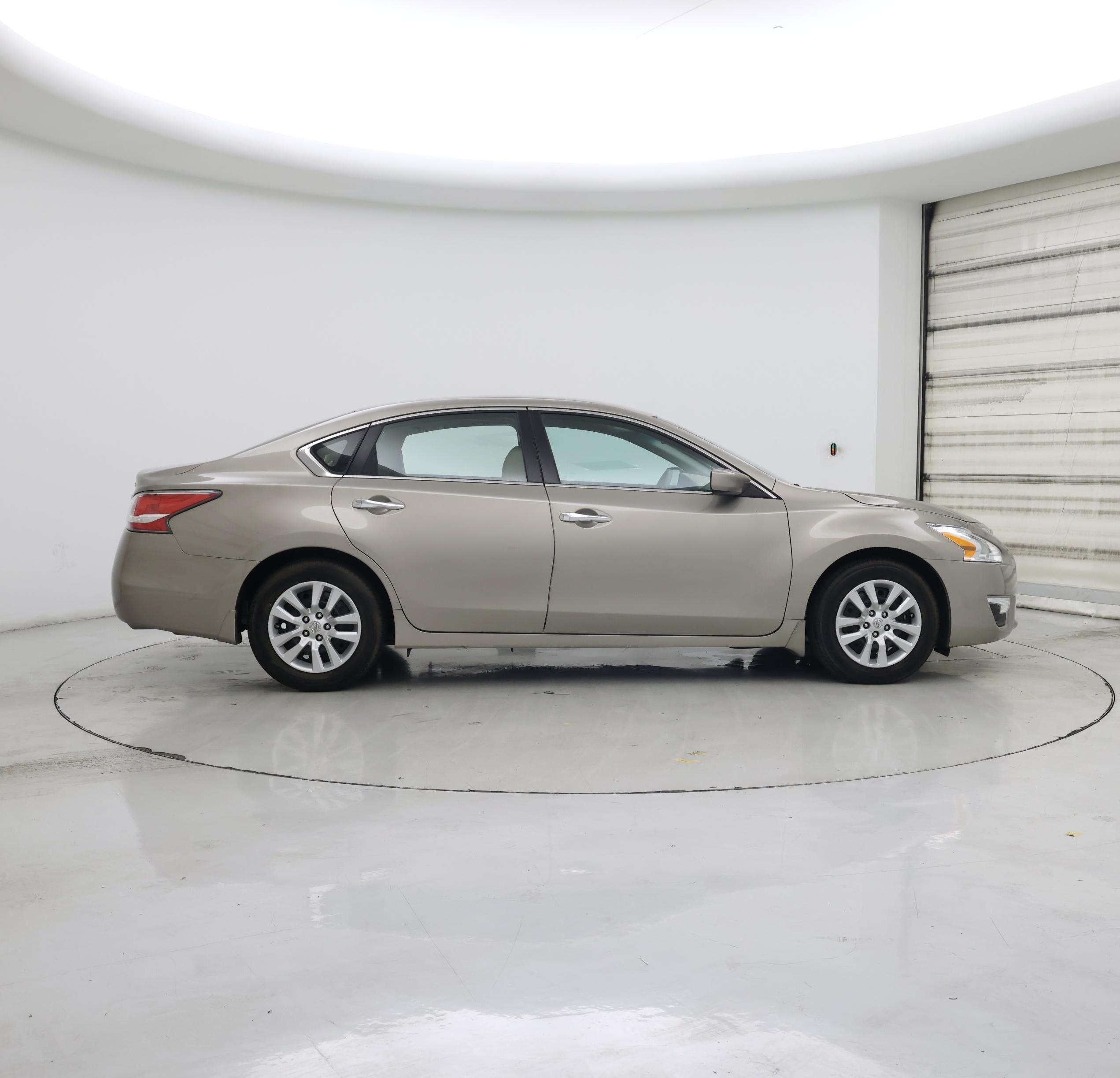 Thumbnail: 2015 Nissan Altima - 7
