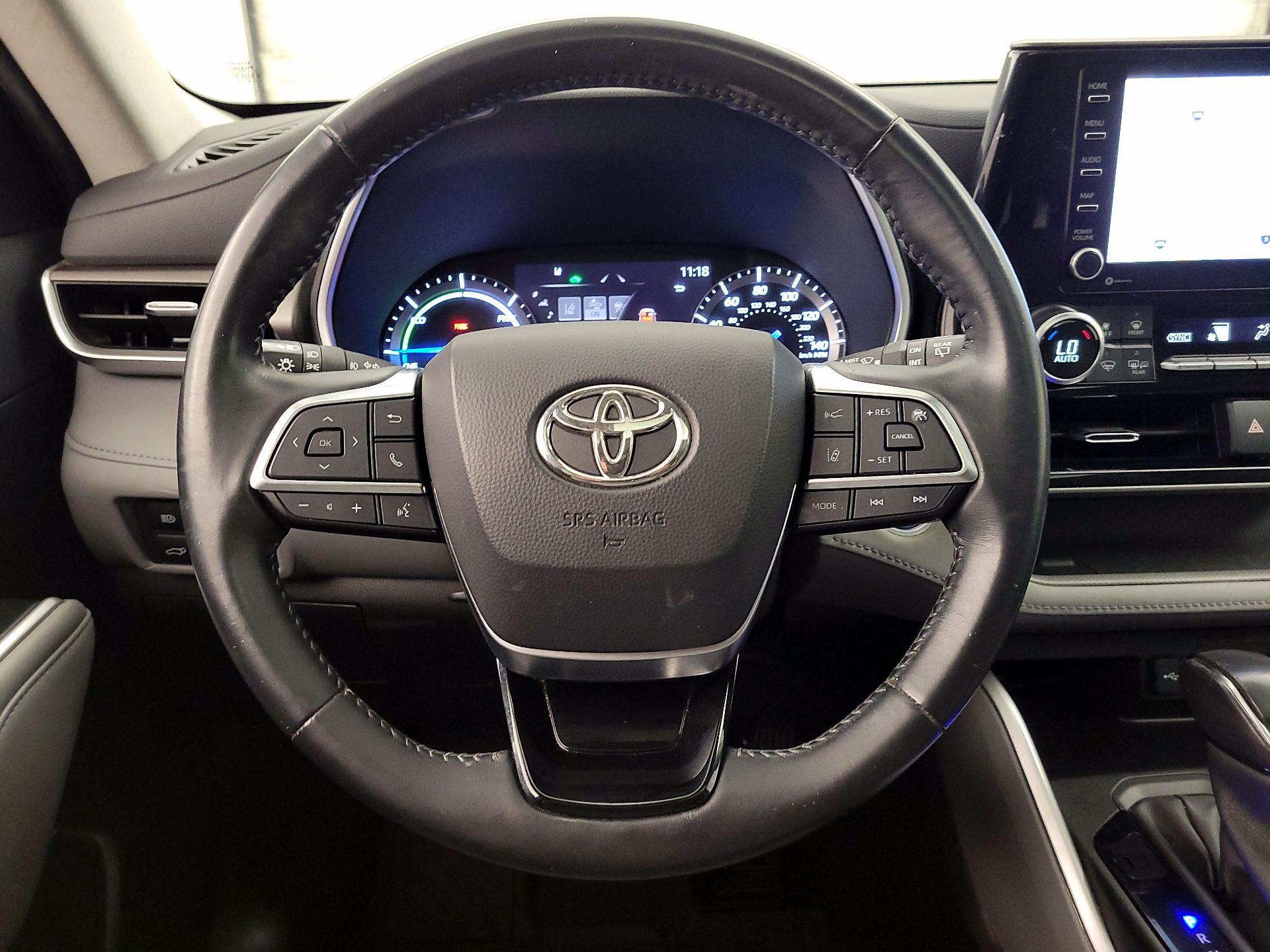 Thumbnail: 2021 Toyota Highlander - 10