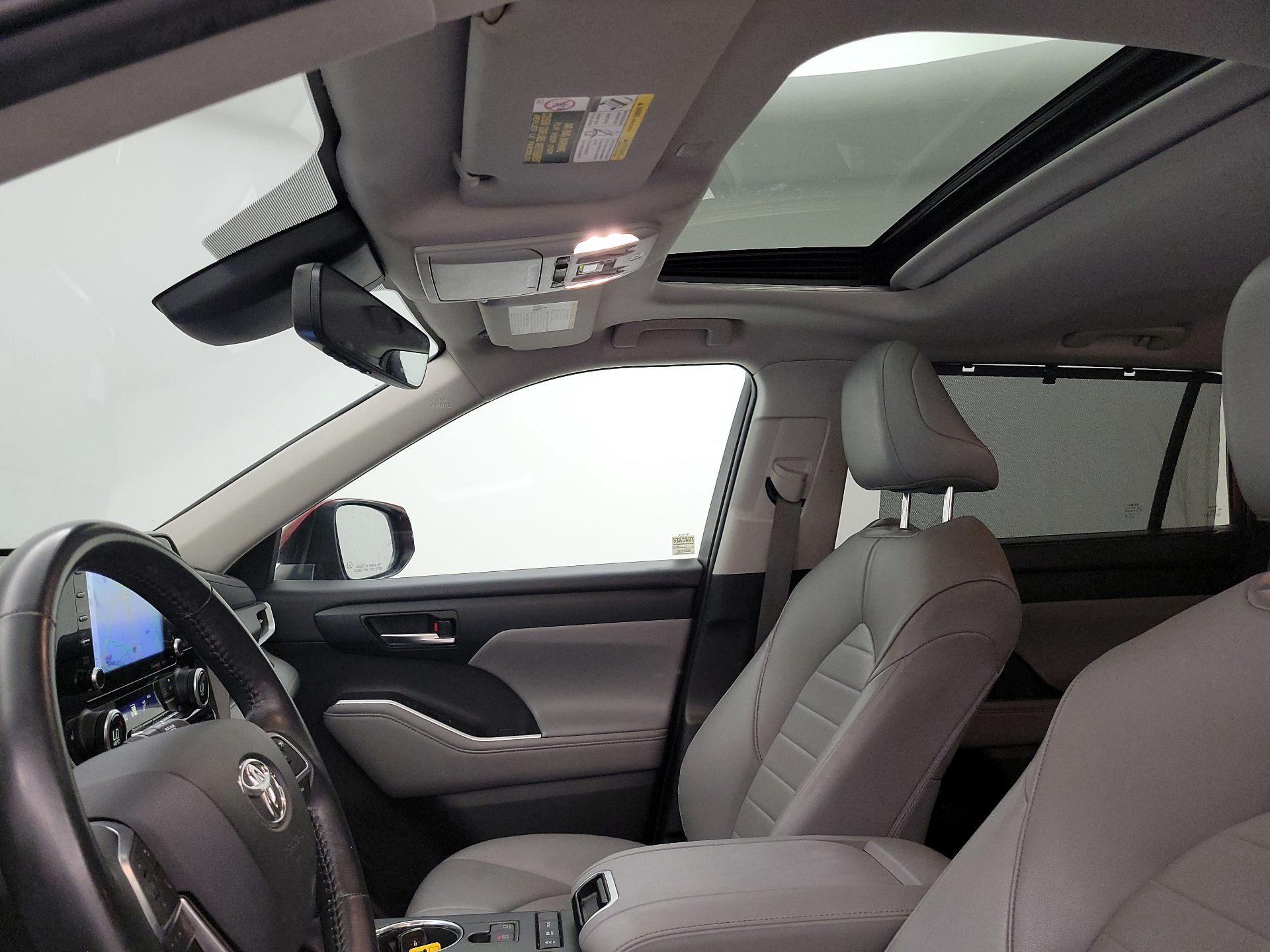 Thumbnail: 2021 Toyota Highlander - 19