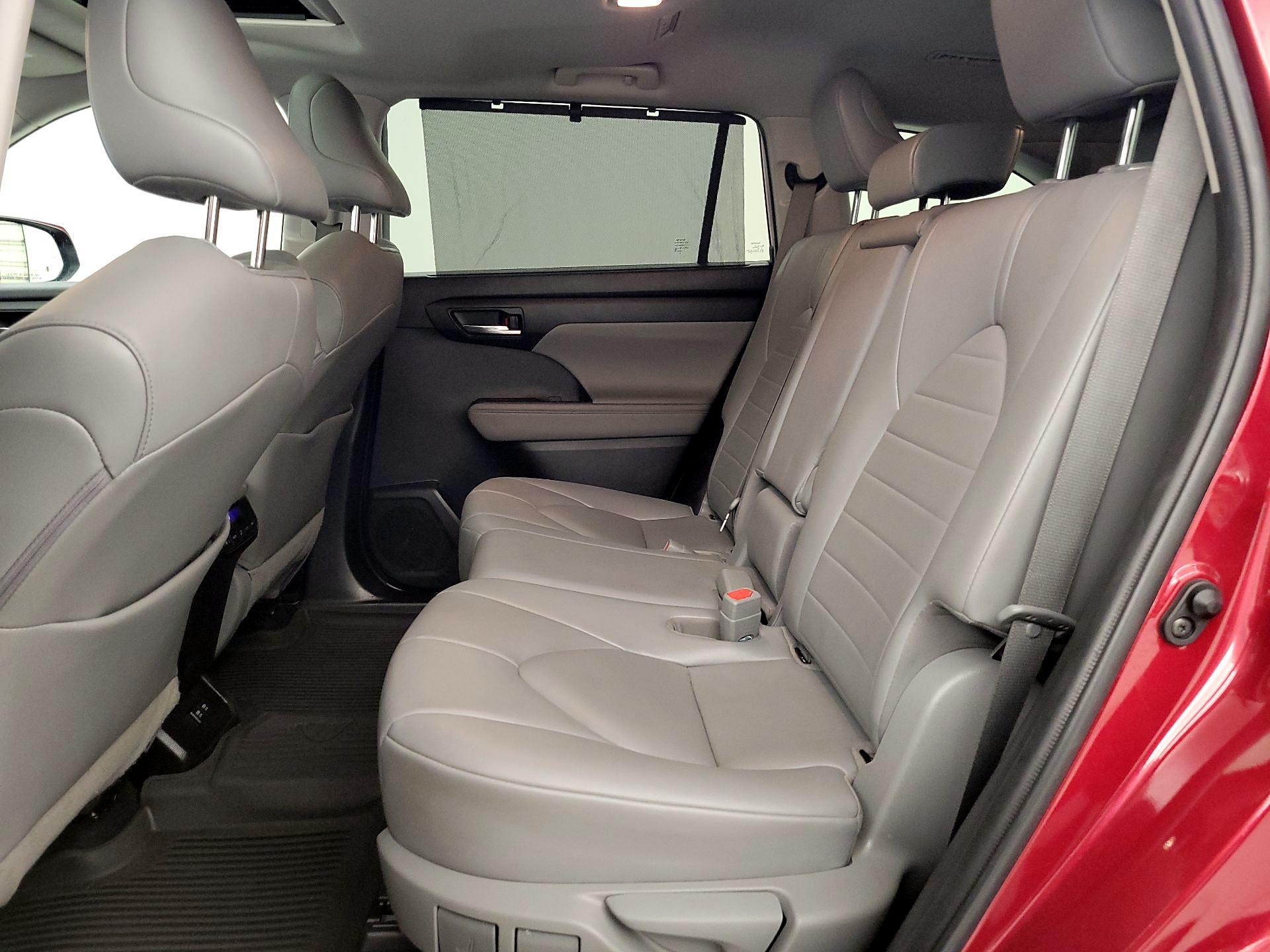 Thumbnail: 2021 Toyota Highlander - 20