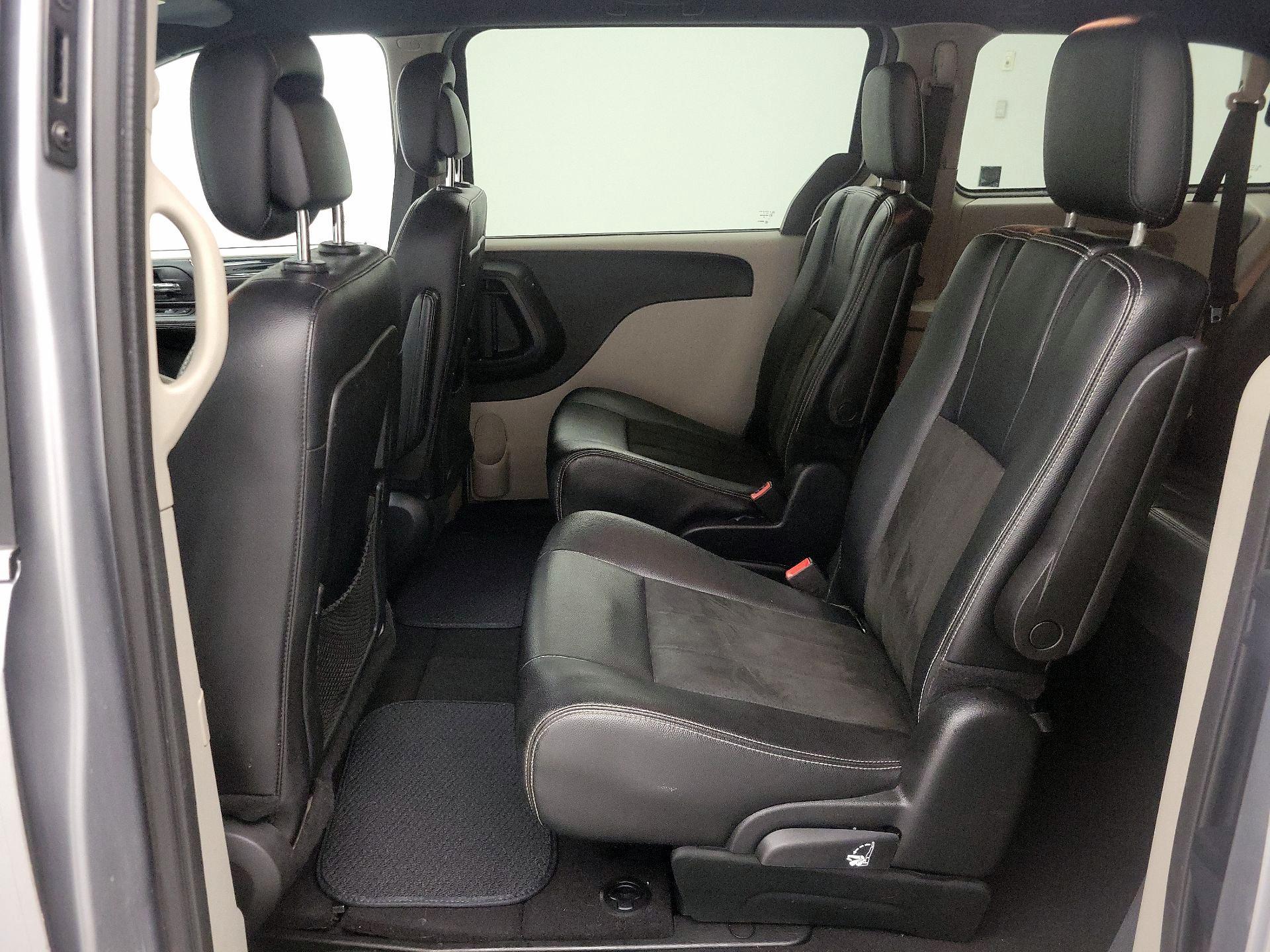 Thumbnail: 2019 Dodge Grand Caravan - 19