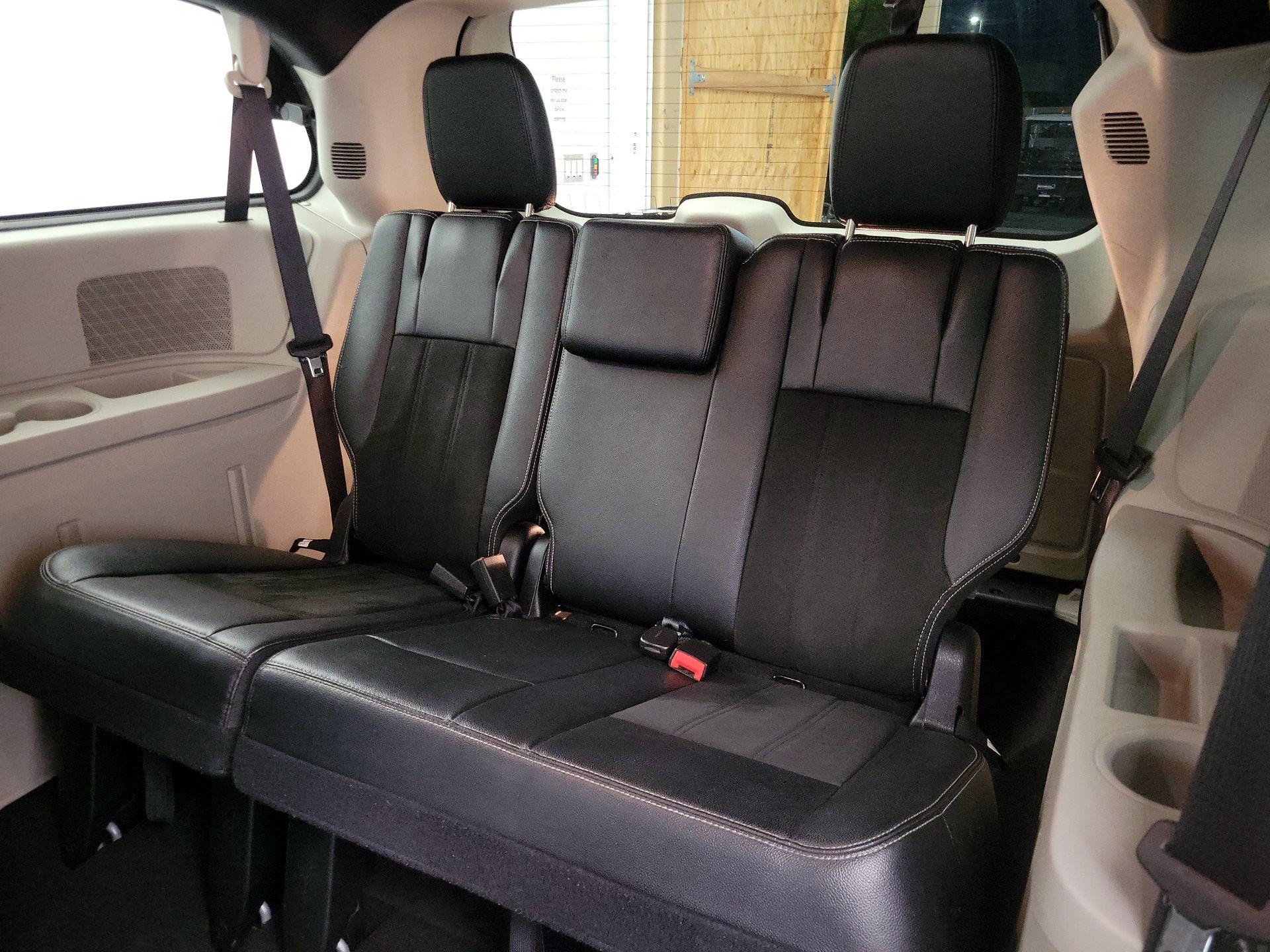 Thumbnail: 2019 Dodge Grand Caravan - 20