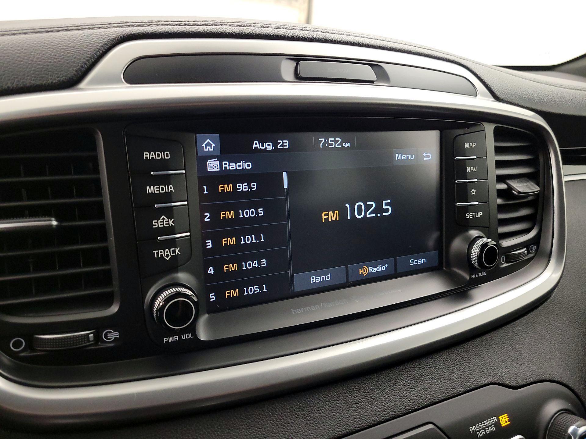 Thumbnail: 2019 Kia Sorento - 16
