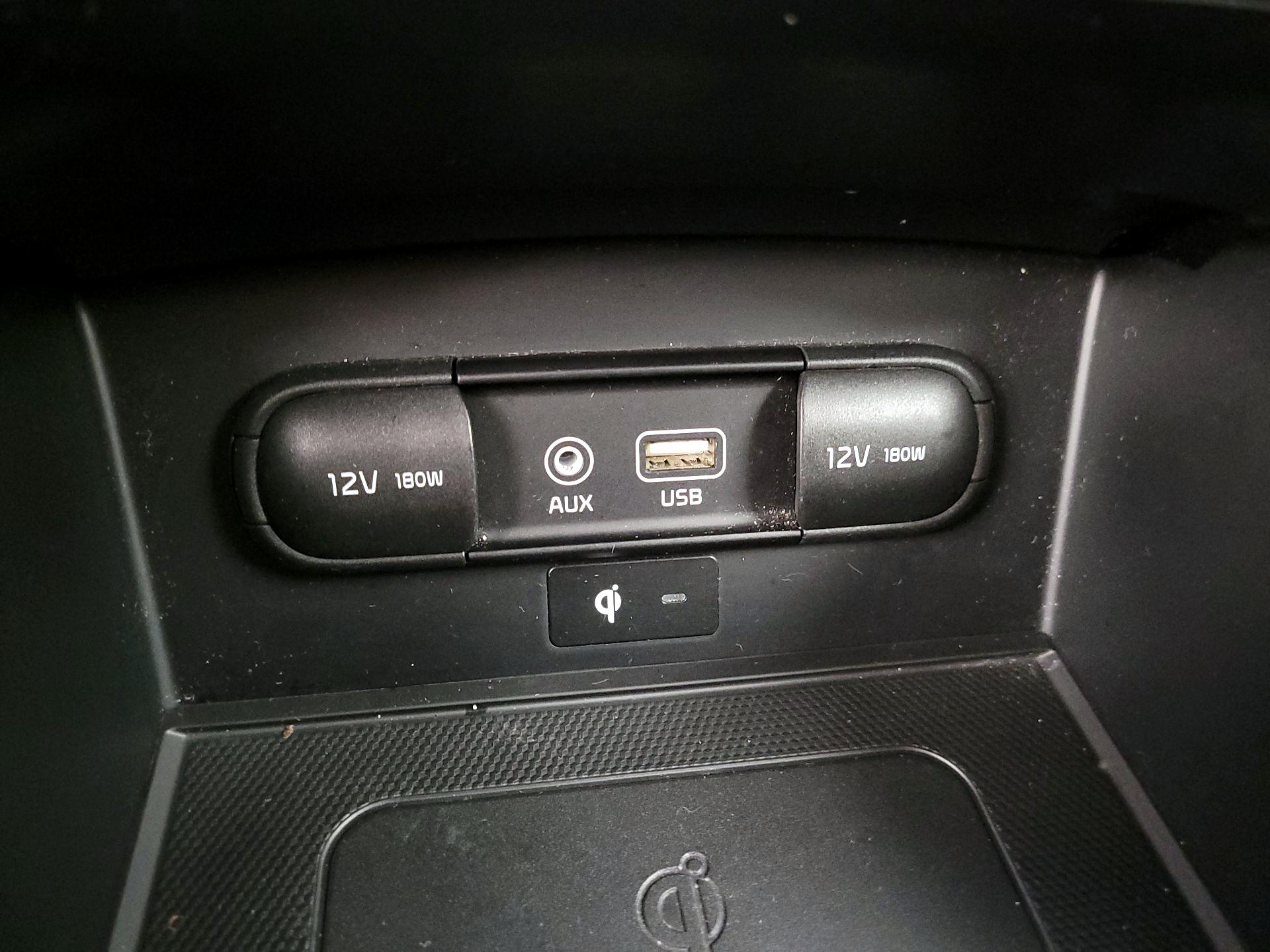 Thumbnail: 2019 Kia Sorento - 19
