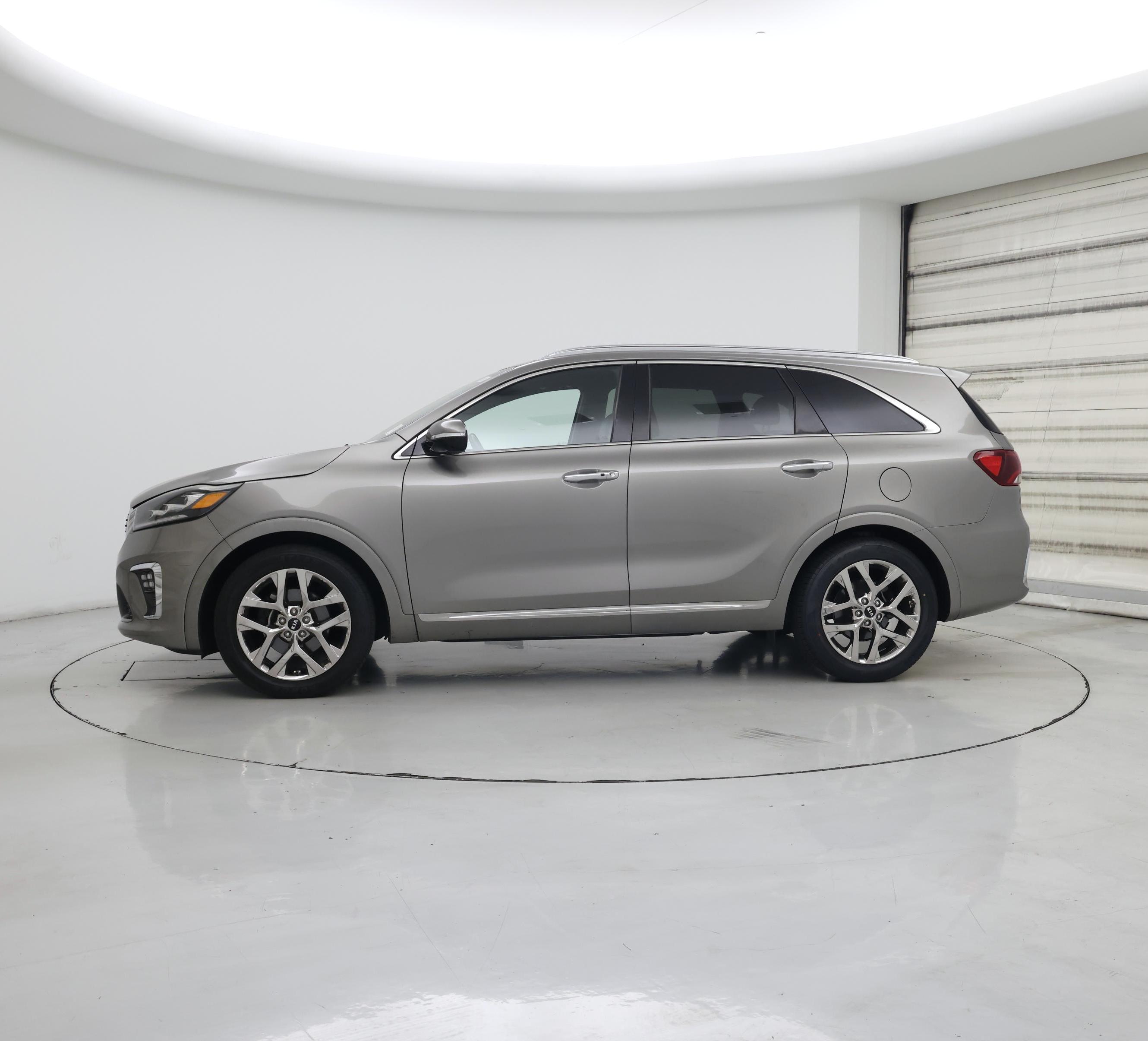Thumbnail: 2019 Kia Sorento - 3
