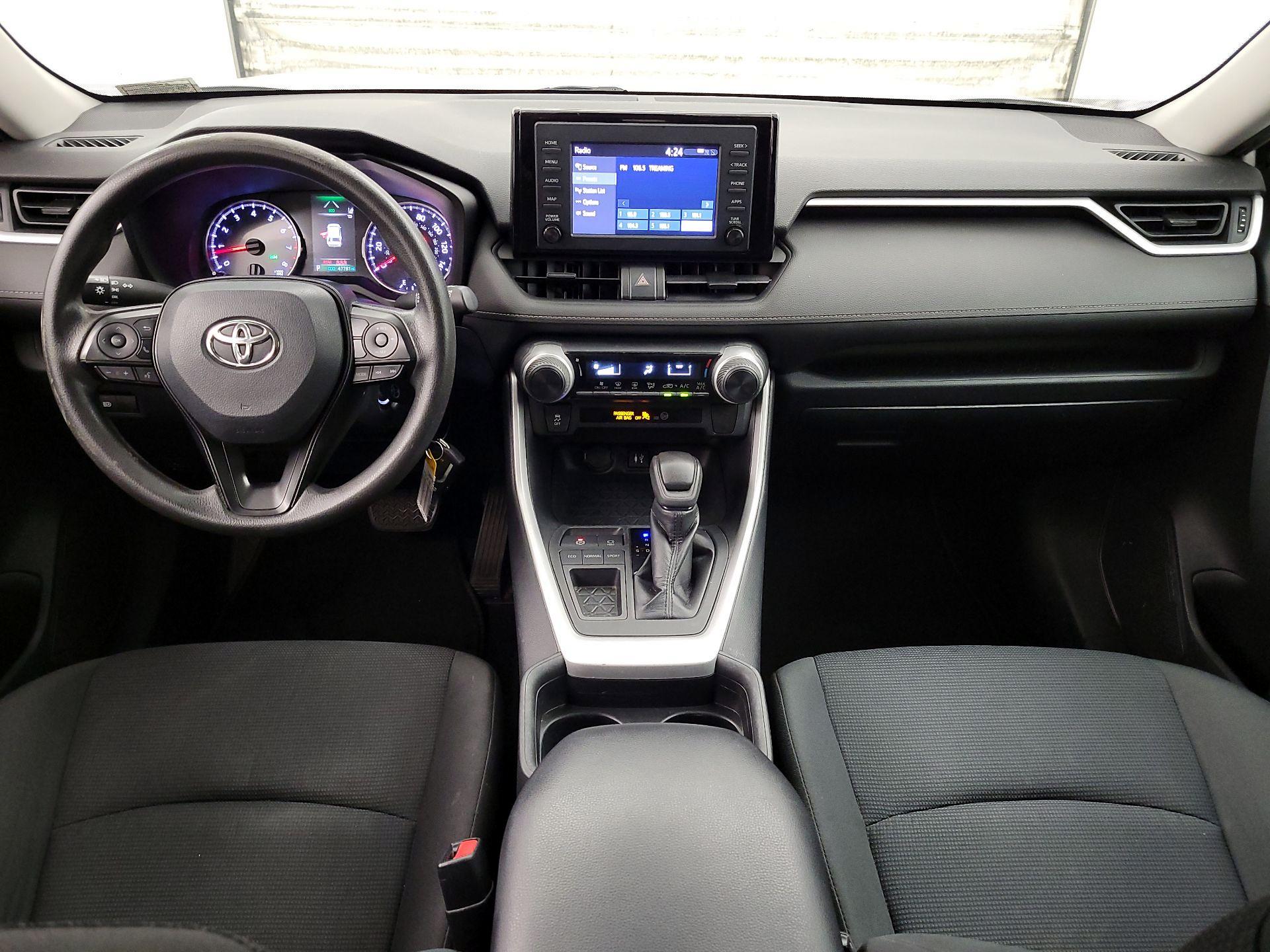 Thumbnail: 2019 Toyota RAV4 - 9