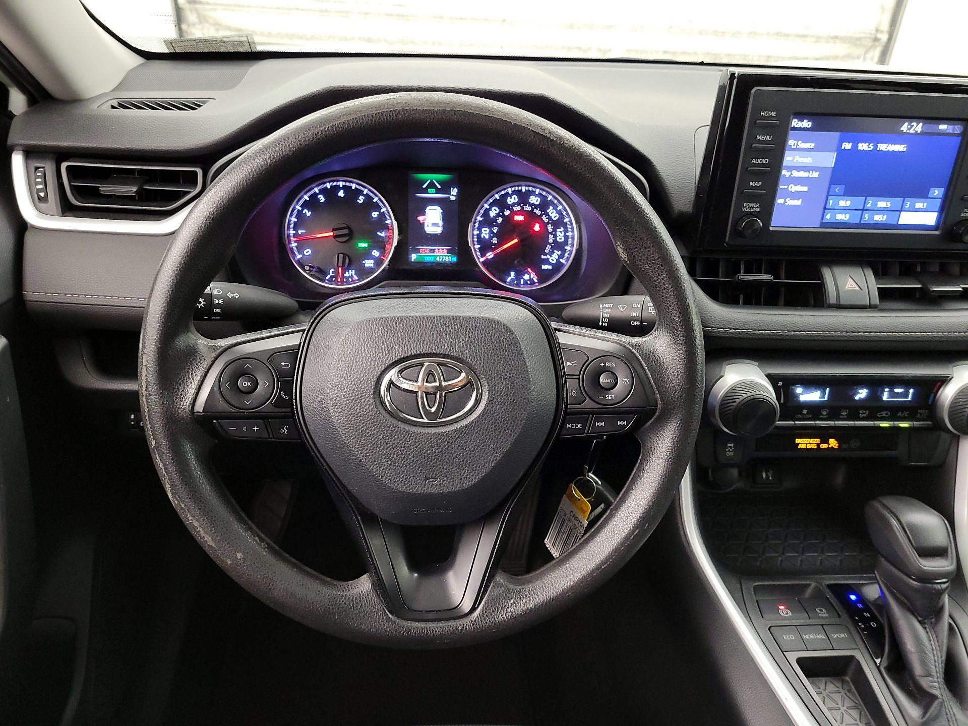 Thumbnail: 2019 Toyota RAV4 - 10