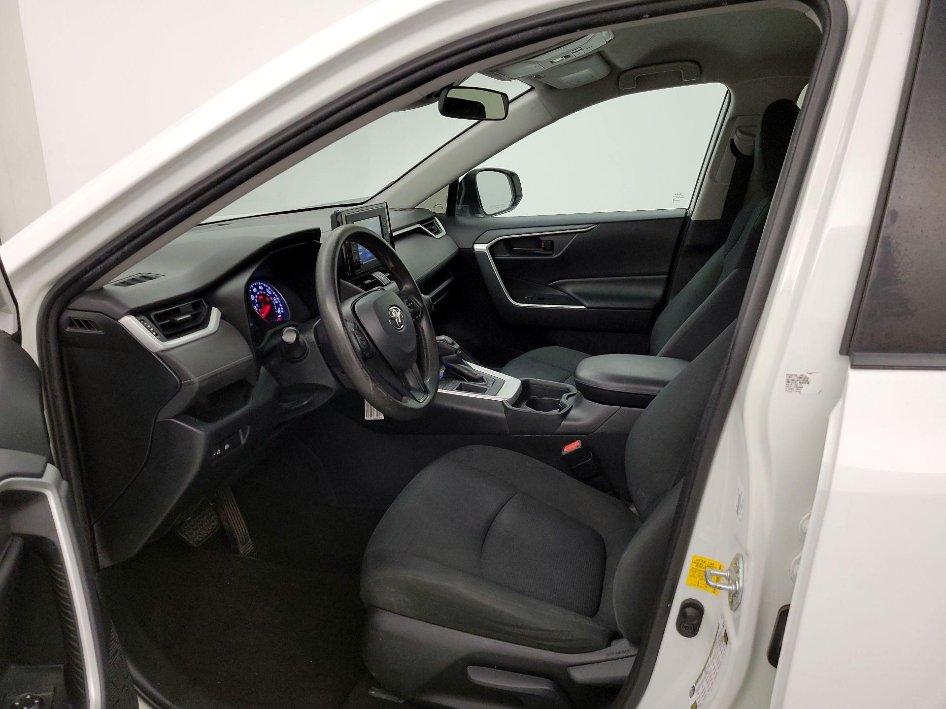 Thumbnail: 2019 Toyota RAV4 - 11
