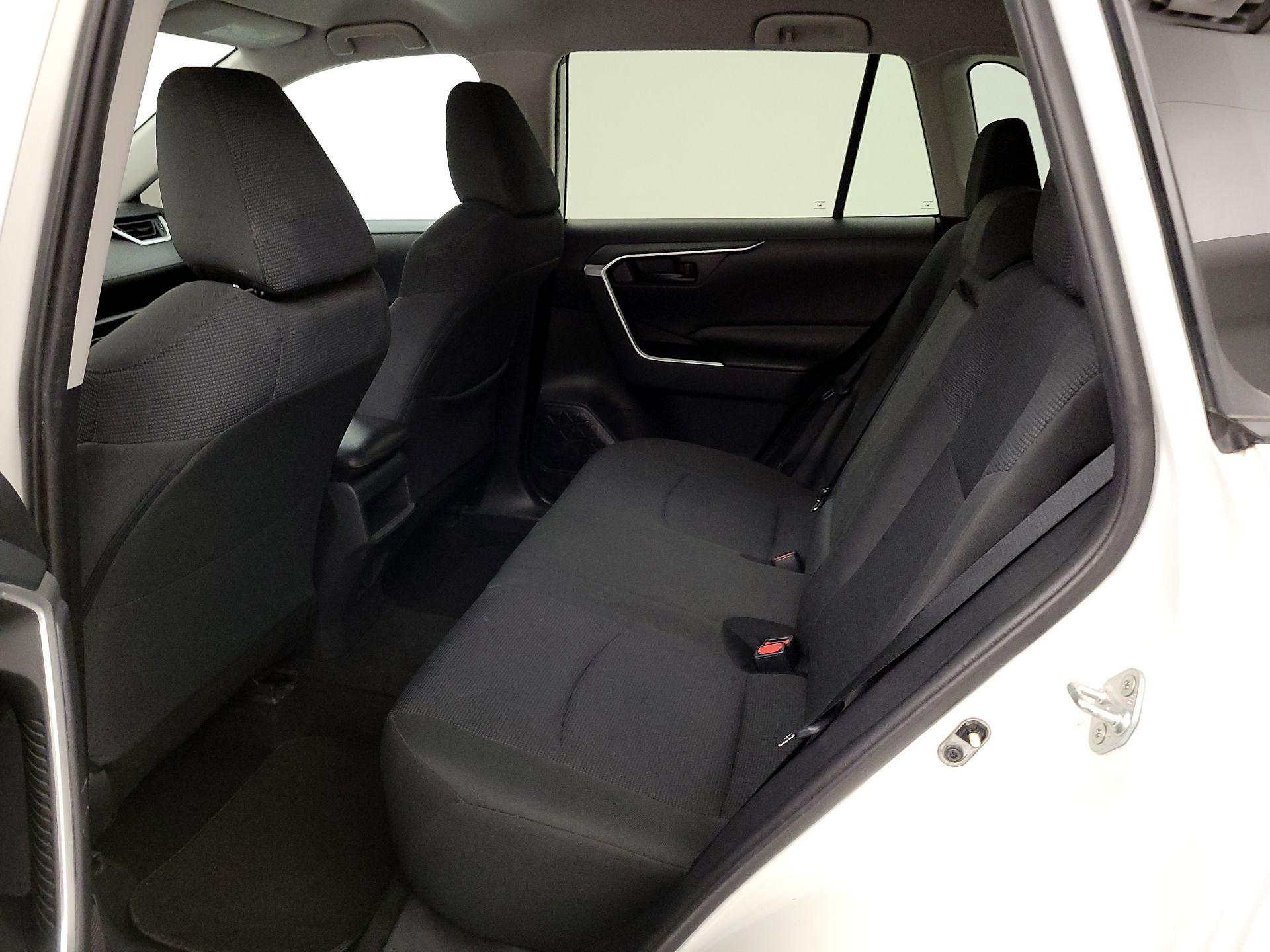 Thumbnail: 2019 Toyota RAV4 - 19