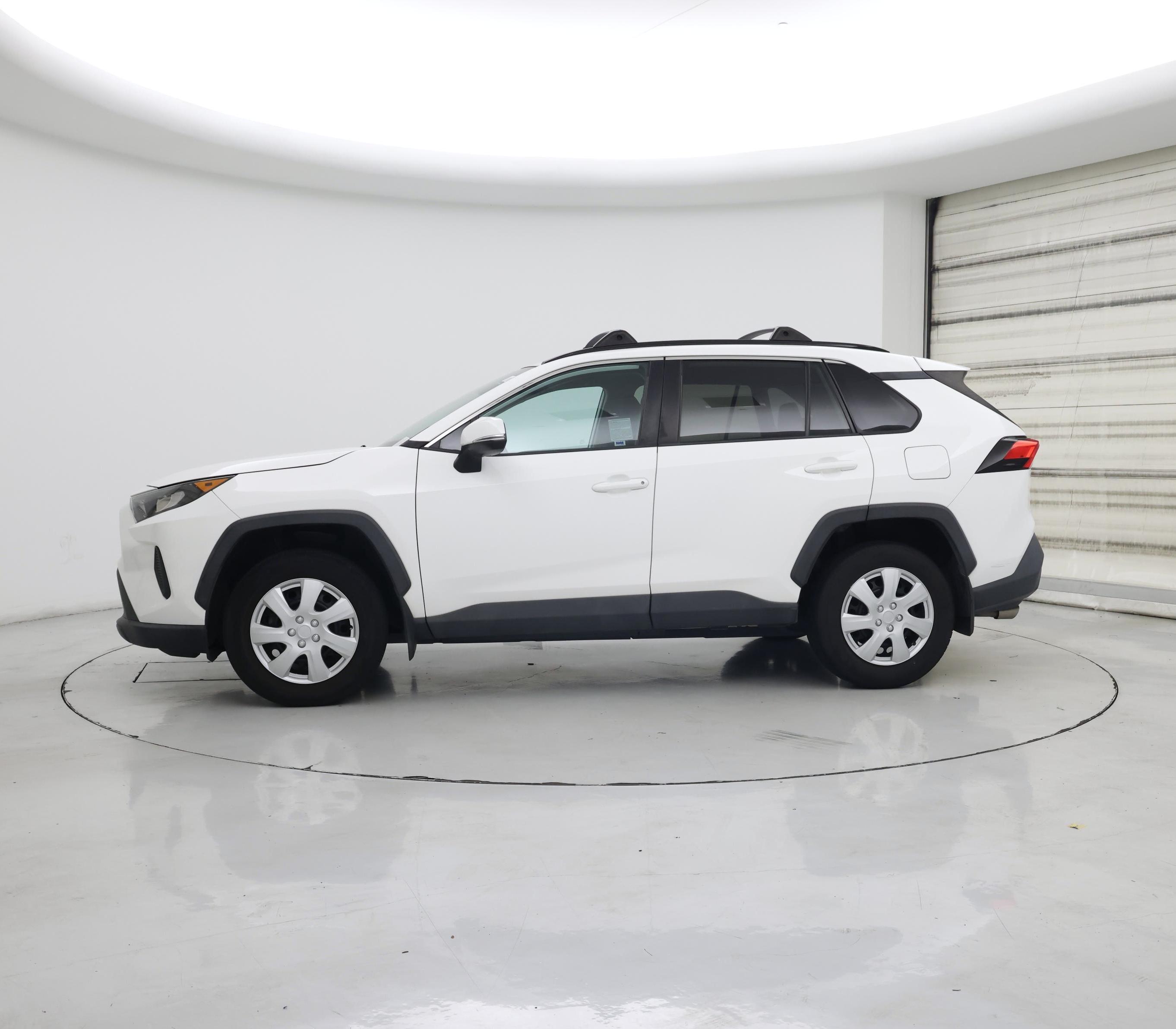 Thumbnail: 2019 Toyota RAV4 - 3