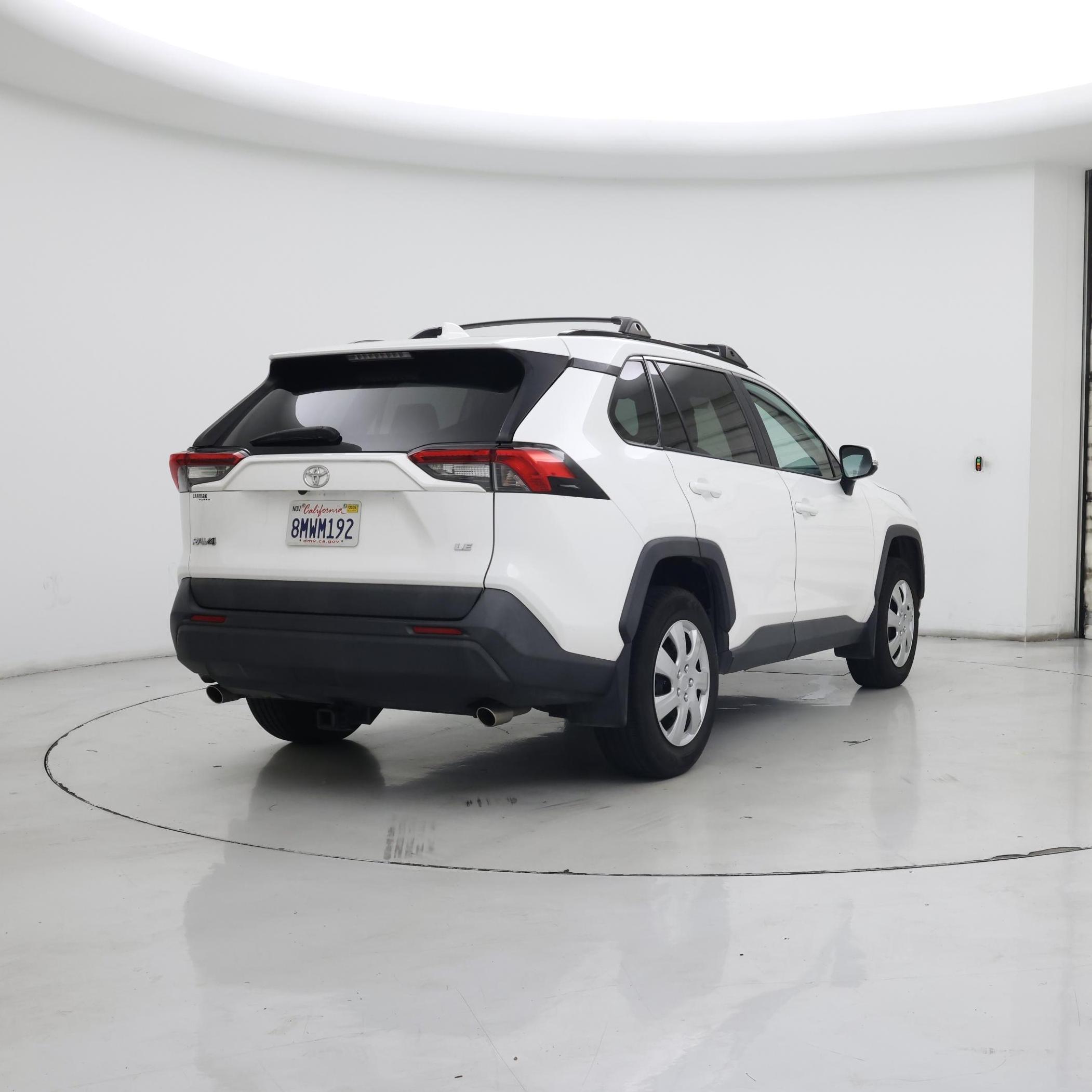 Thumbnail: 2019 Toyota RAV4 - 8