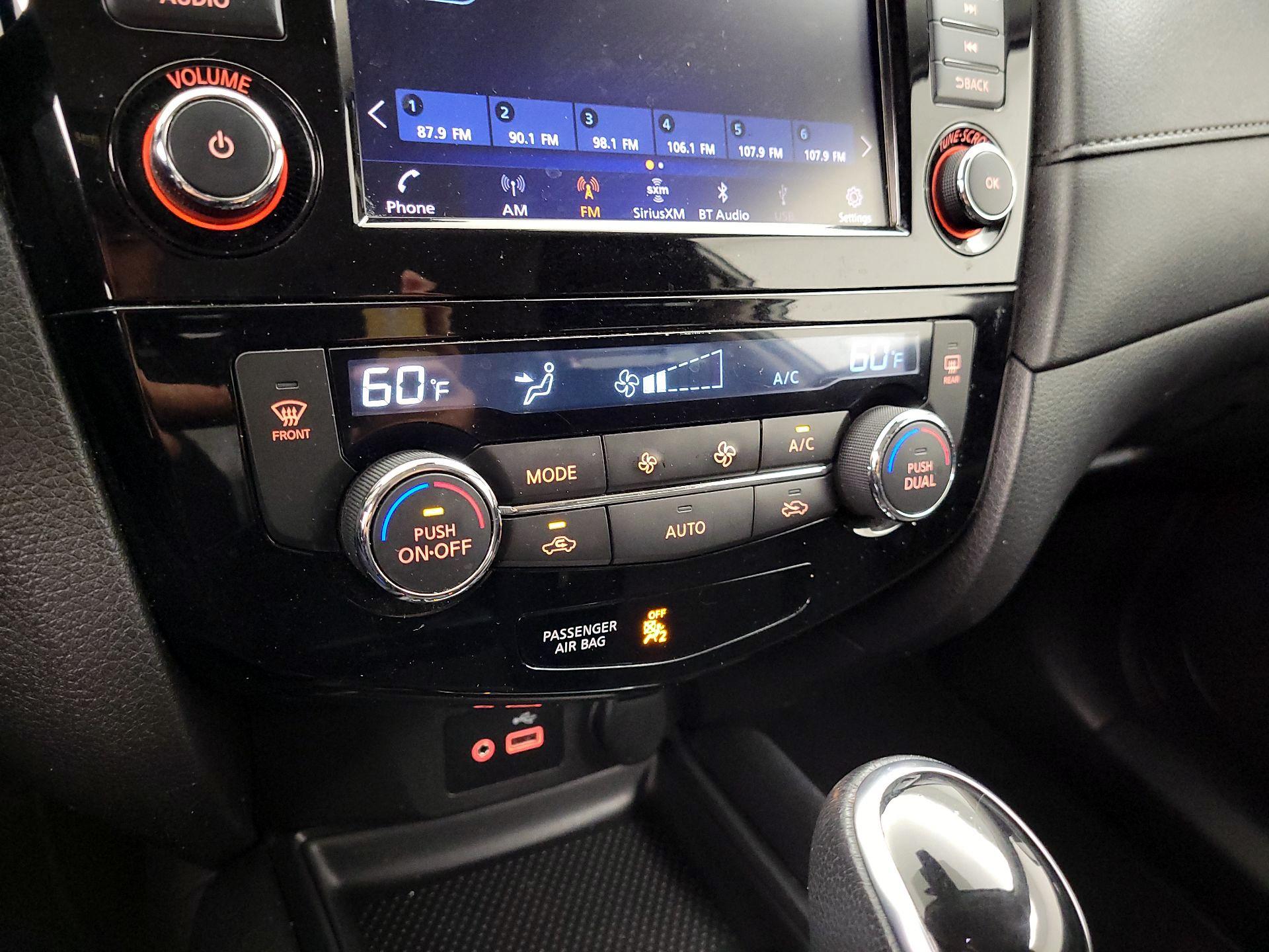 Thumbnail: 2020 Nissan Rogue - 16