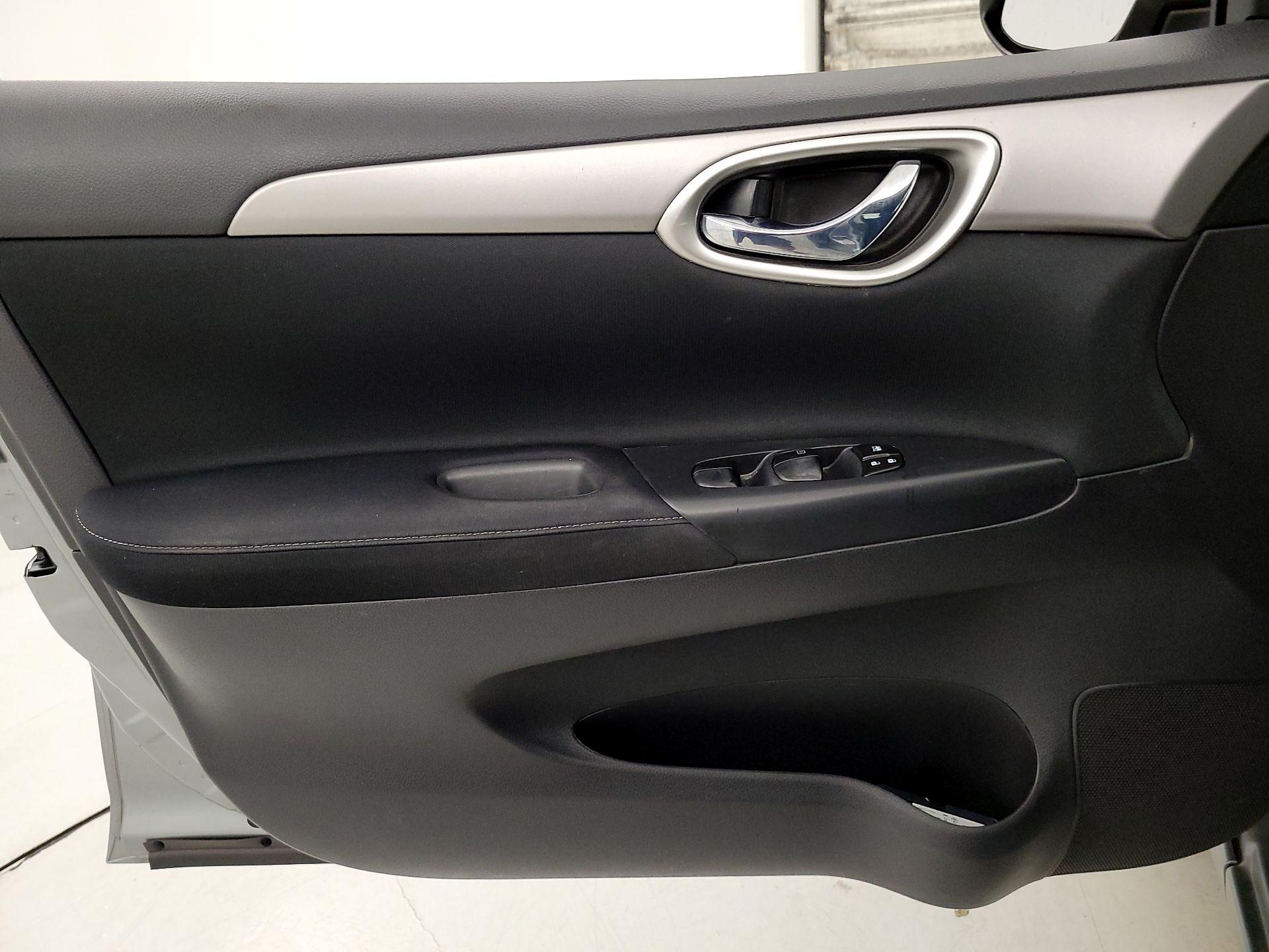 Thumbnail: 2014 Nissan Sentra - 12