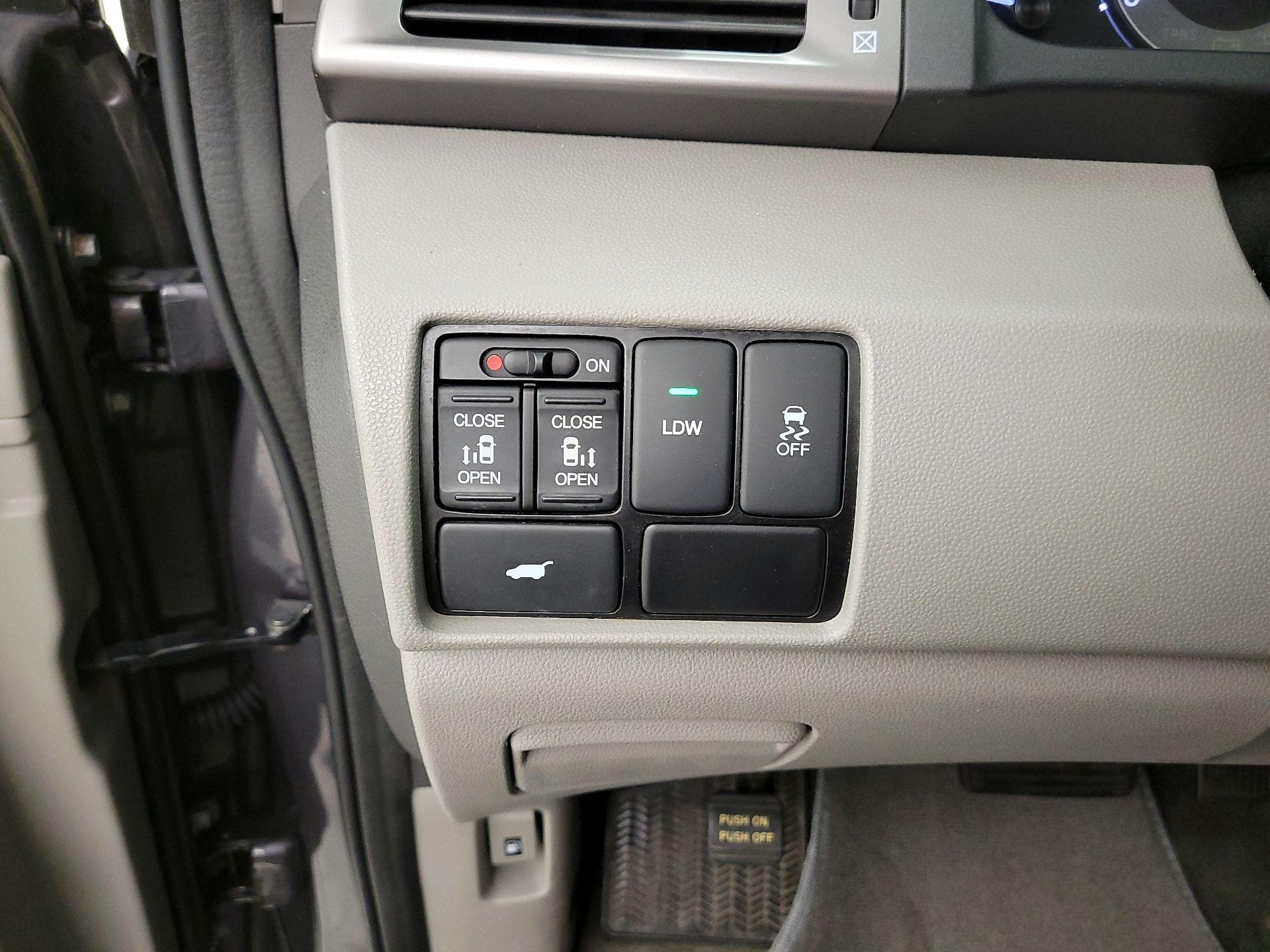 Thumbnail: 2015 Honda Odyssey - 13