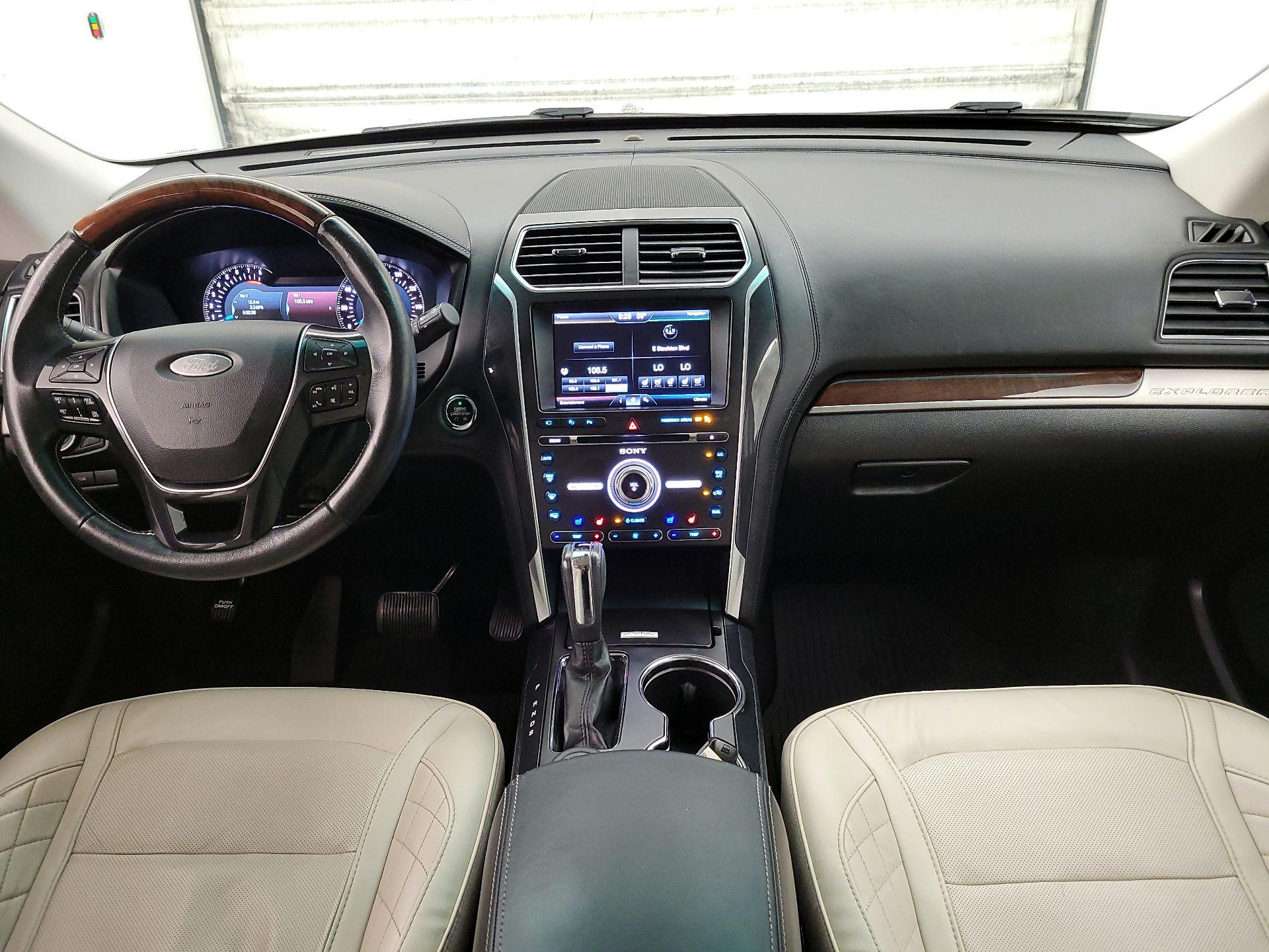 Thumbnail: 2016 Ford Explorer - 9