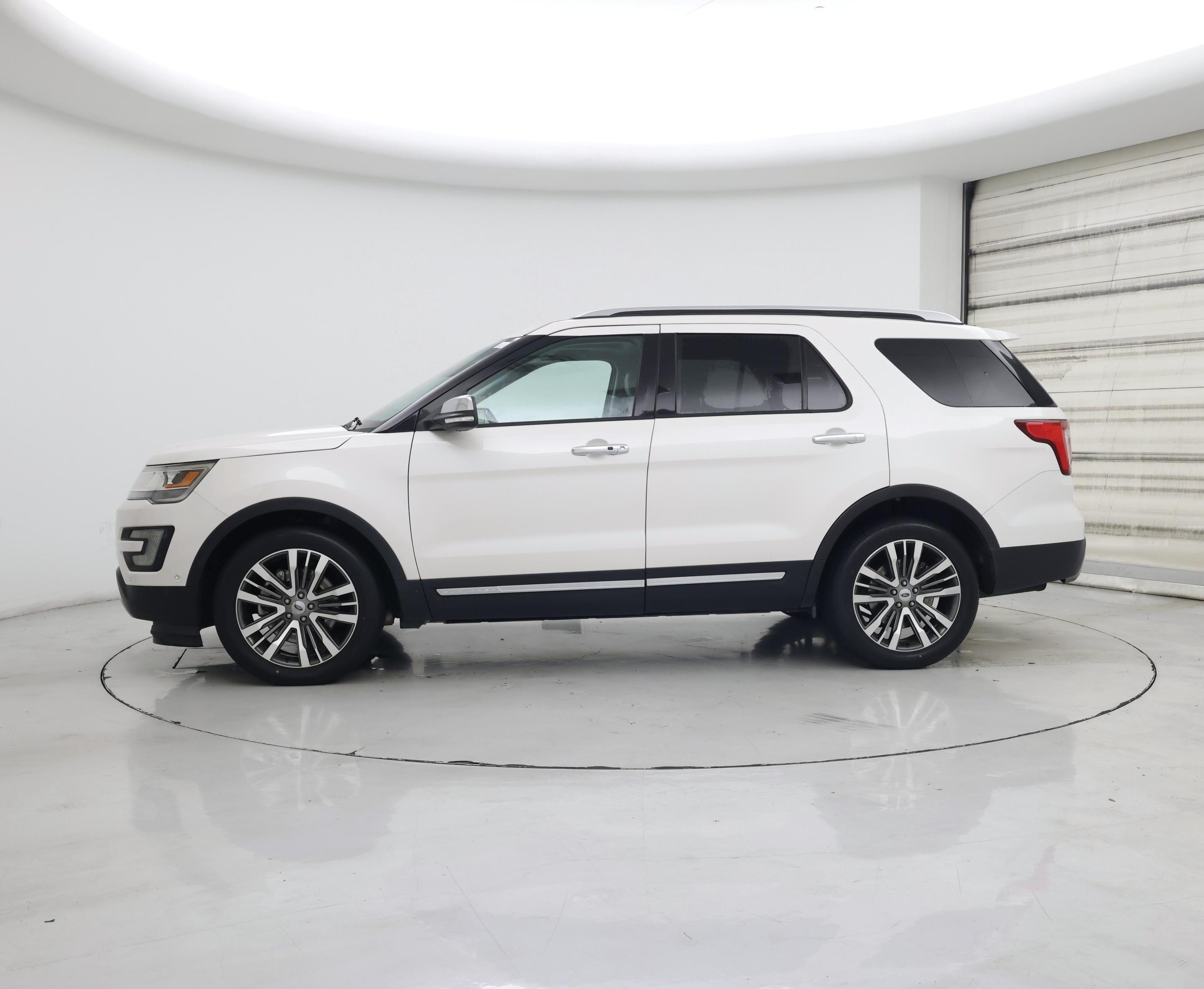 Thumbnail: 2016 Ford Explorer - 3