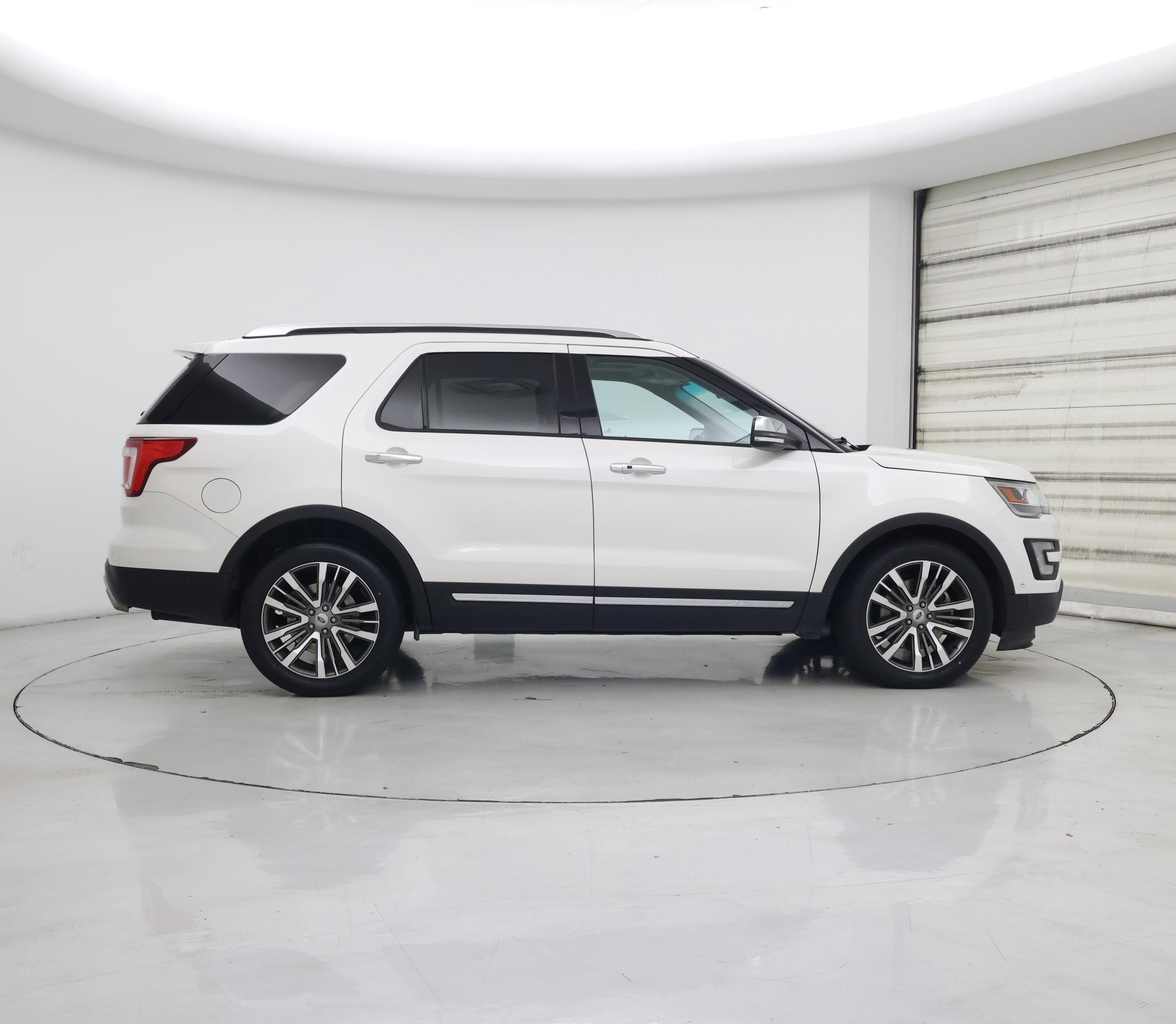 Thumbnail: 2016 Ford Explorer - 7