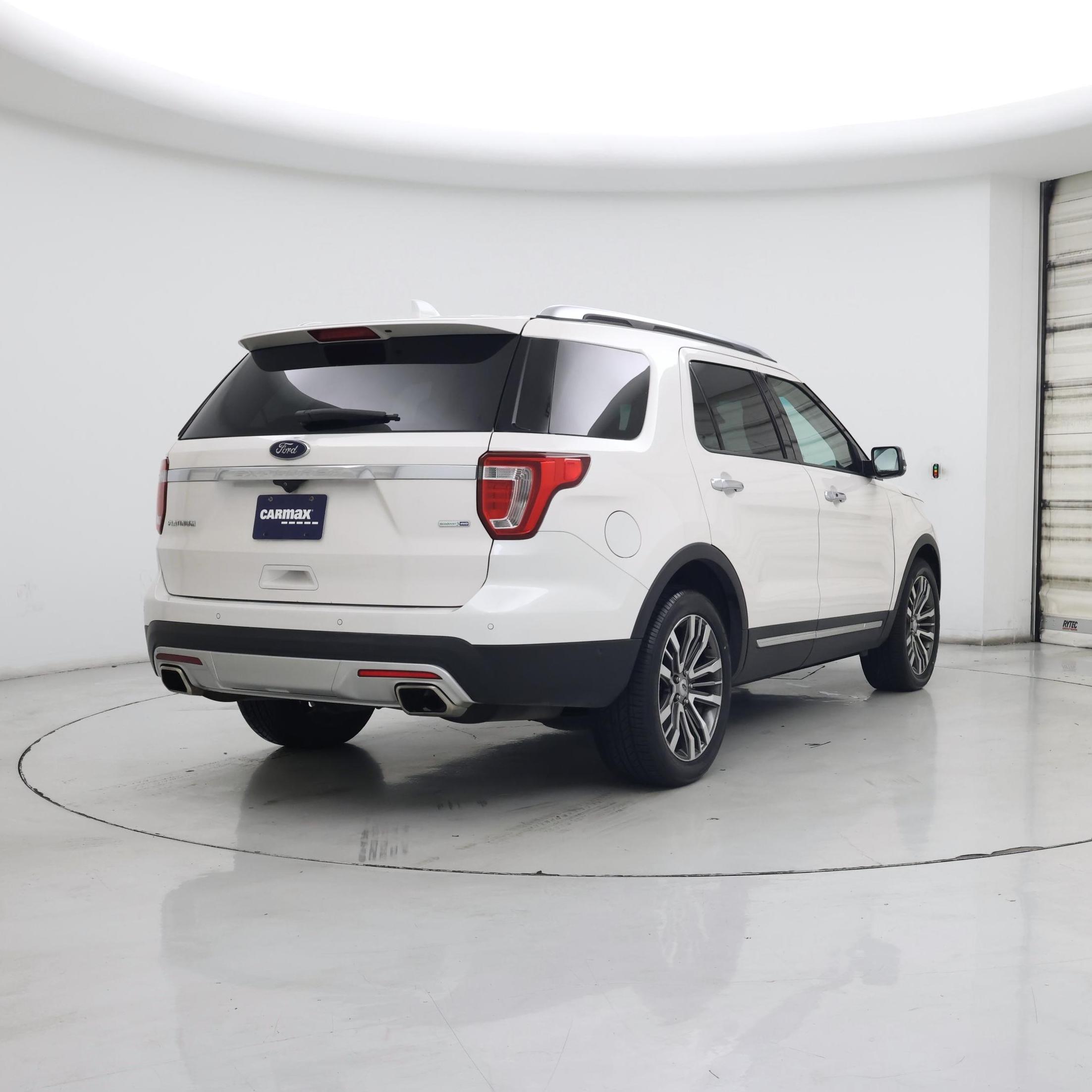 Thumbnail: 2016 Ford Explorer - 8
