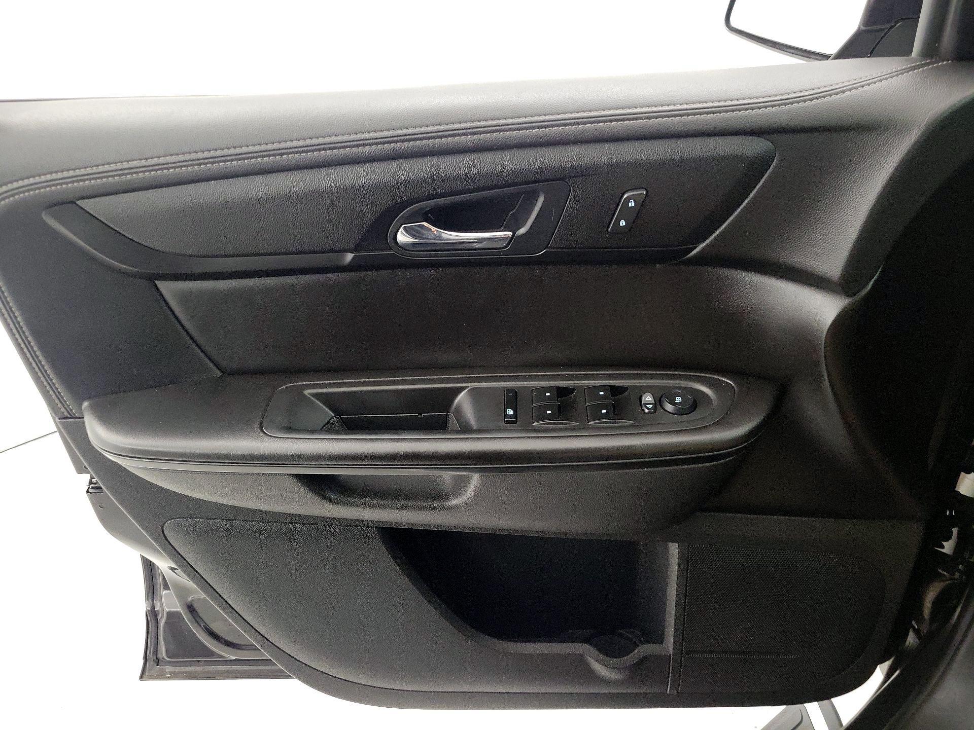 Thumbnail: 2017 Chevrolet Traverse - 12