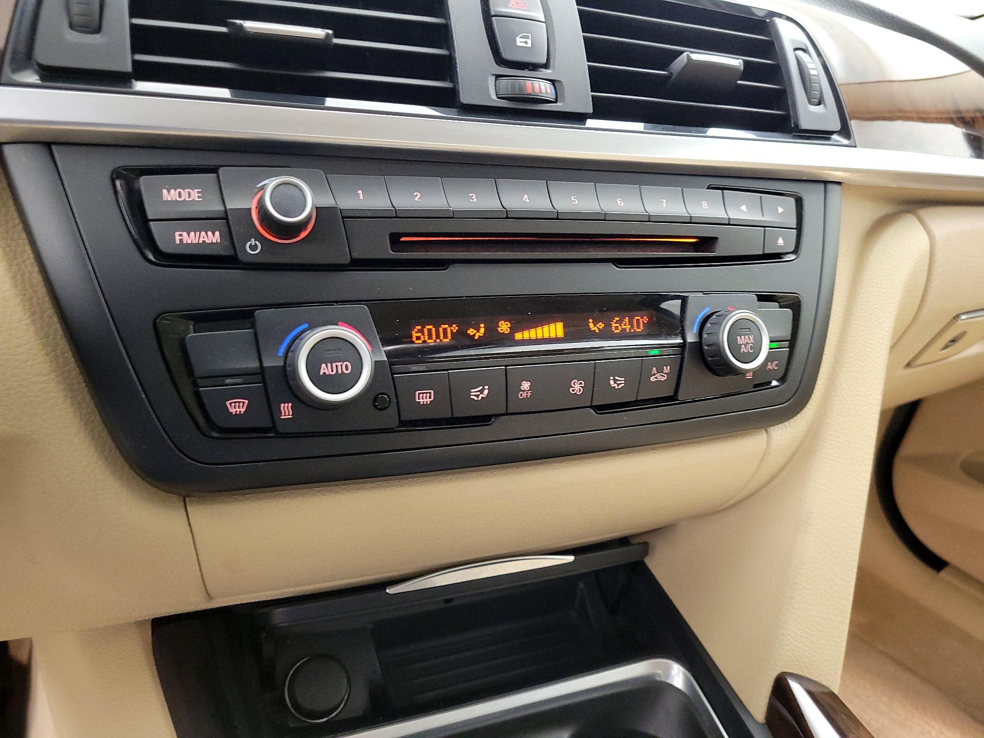Thumbnail: 2015 BMW 3 Series - 16