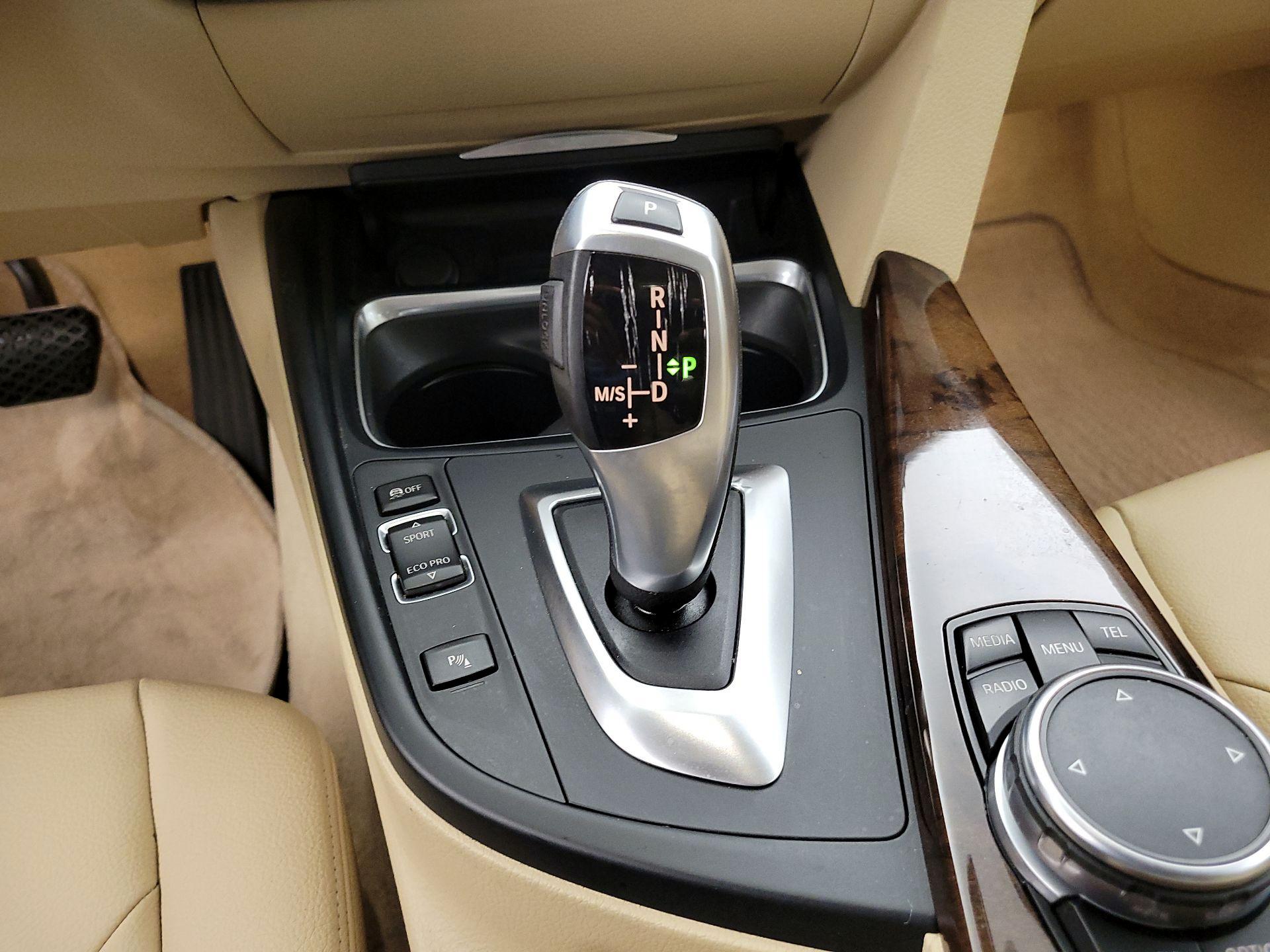 Thumbnail: 2015 BMW 3 Series - 17