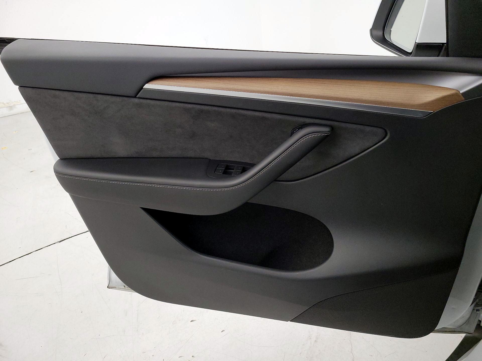Thumbnail: 2023 Tesla Model Y - 12