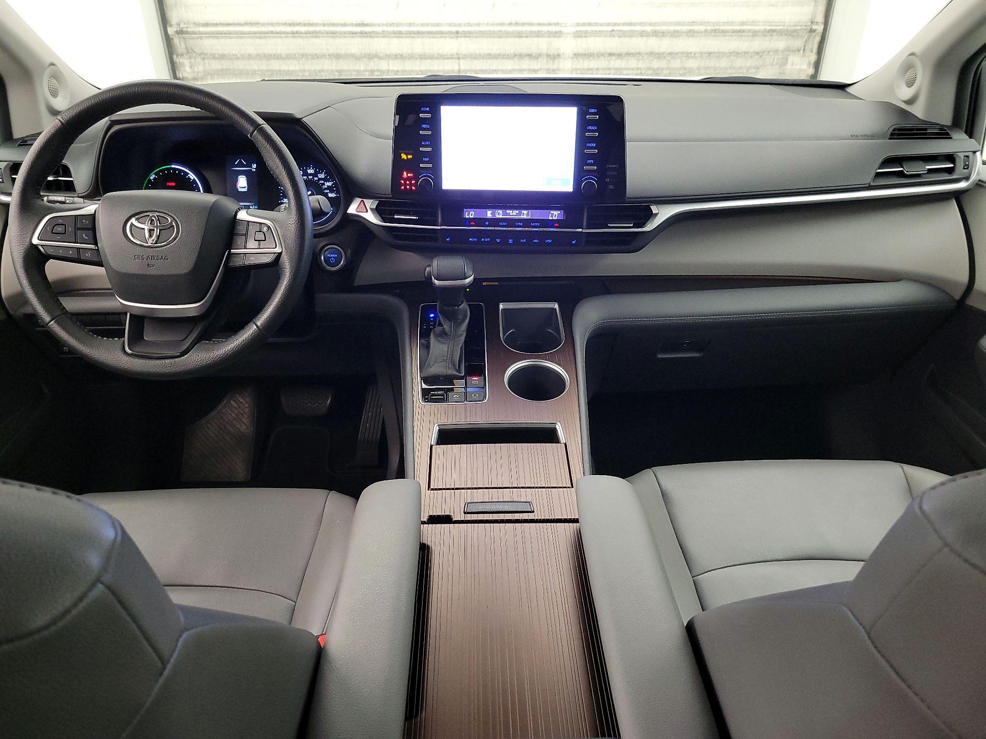 Thumbnail: 2022 Toyota Sienna - 9