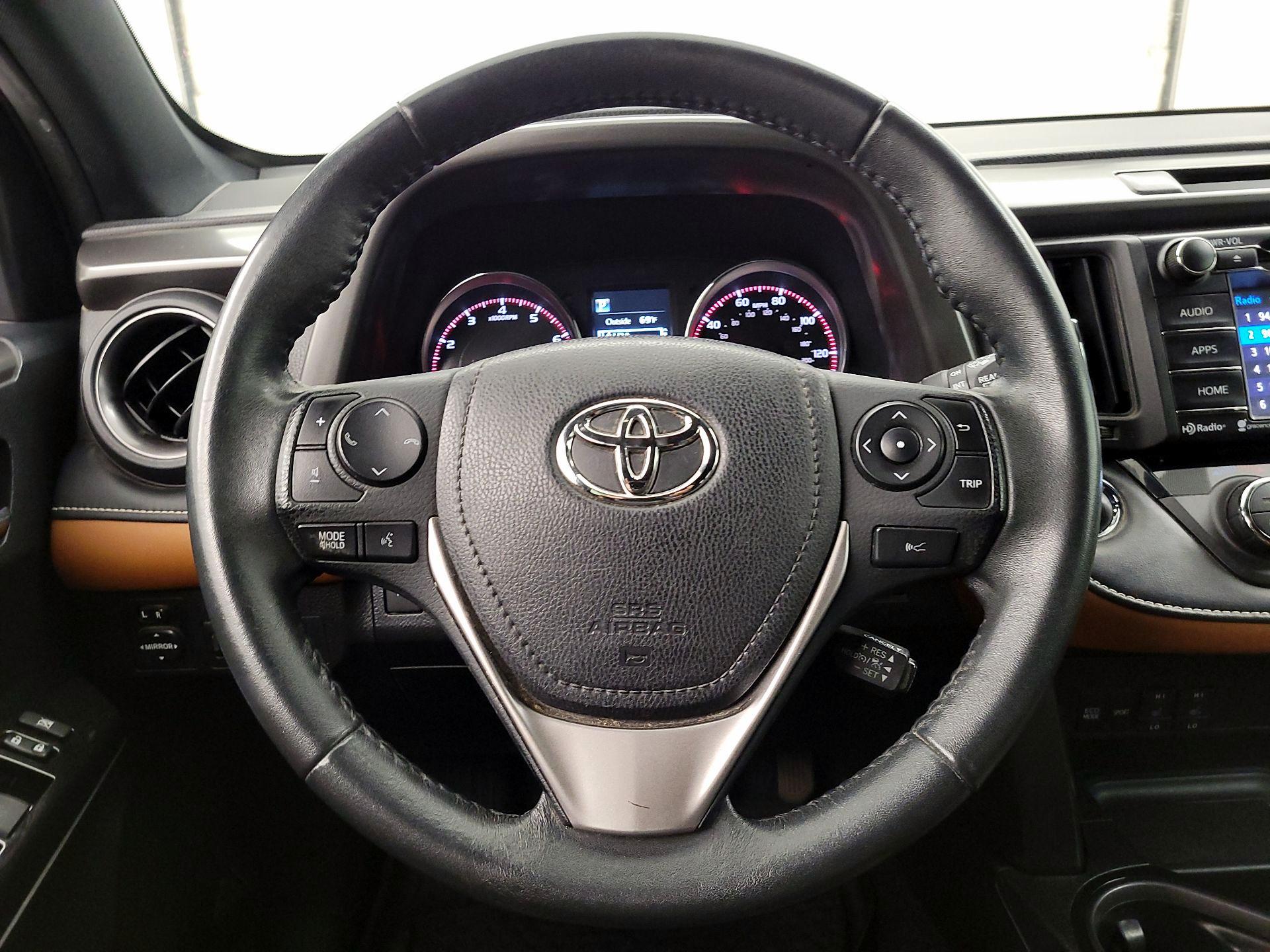 Thumbnail: 2017 Toyota RAV4 - 10