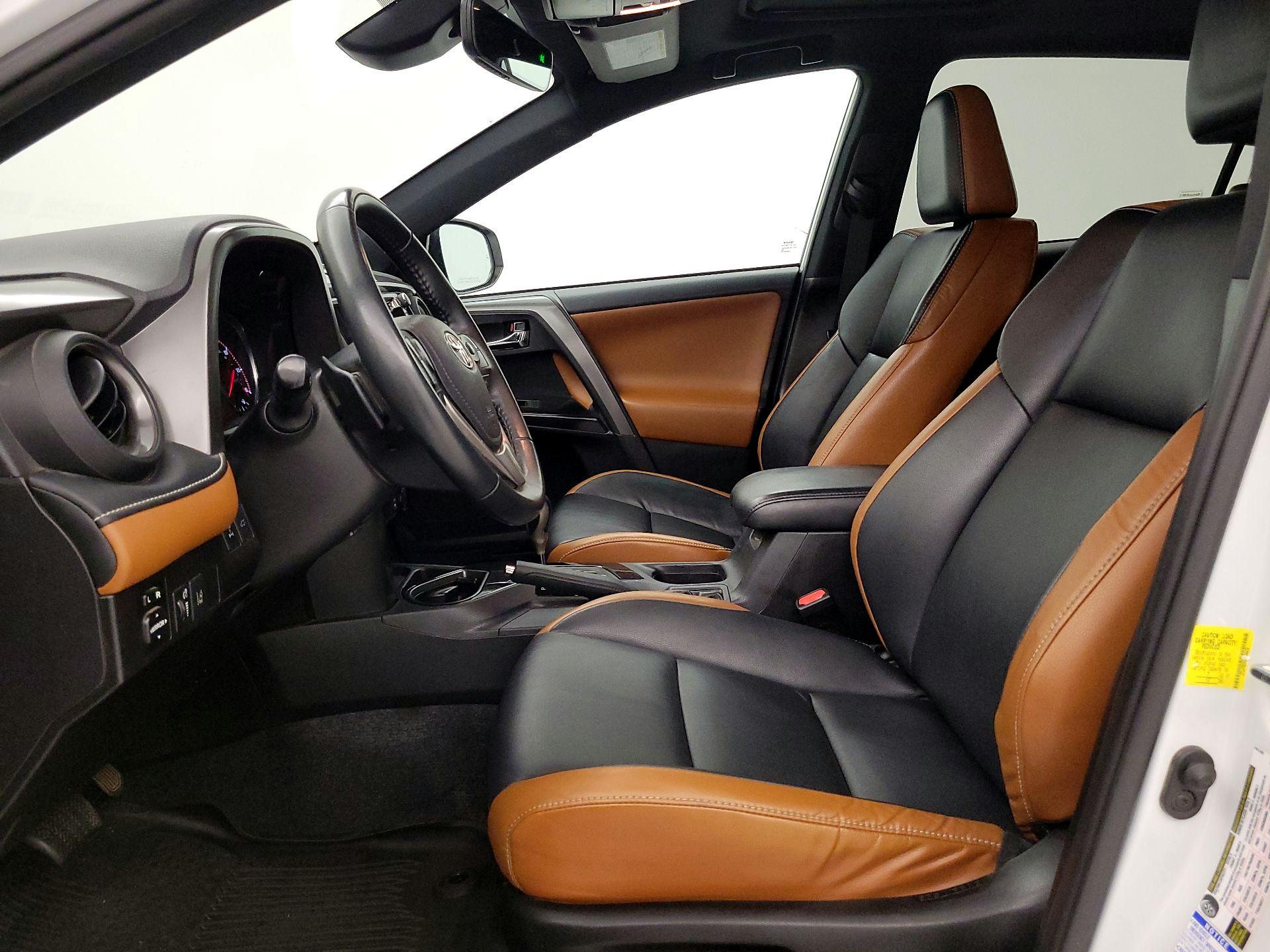 Thumbnail: 2017 Toyota RAV4 - 11