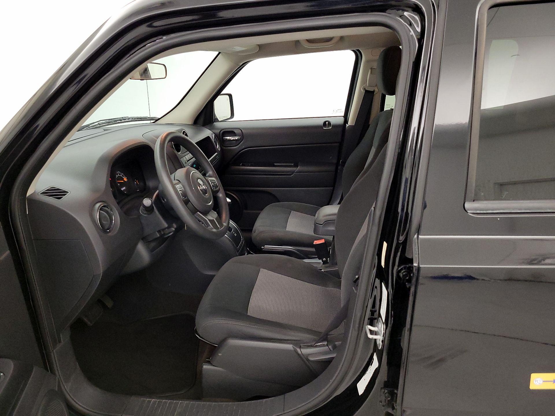 Thumbnail: 2014 Jeep Patriot - 11