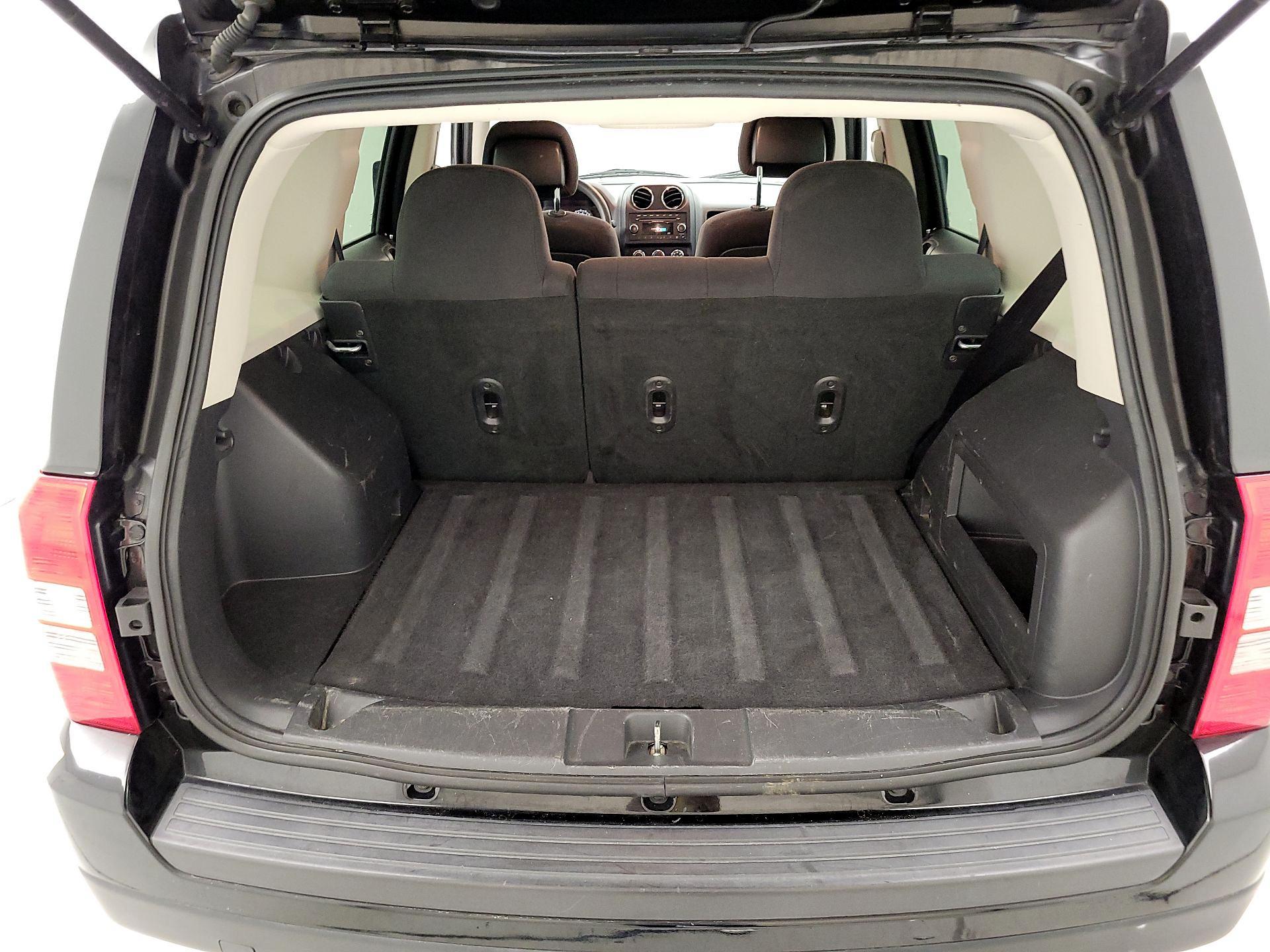 Thumbnail: 2014 Jeep Patriot - 18