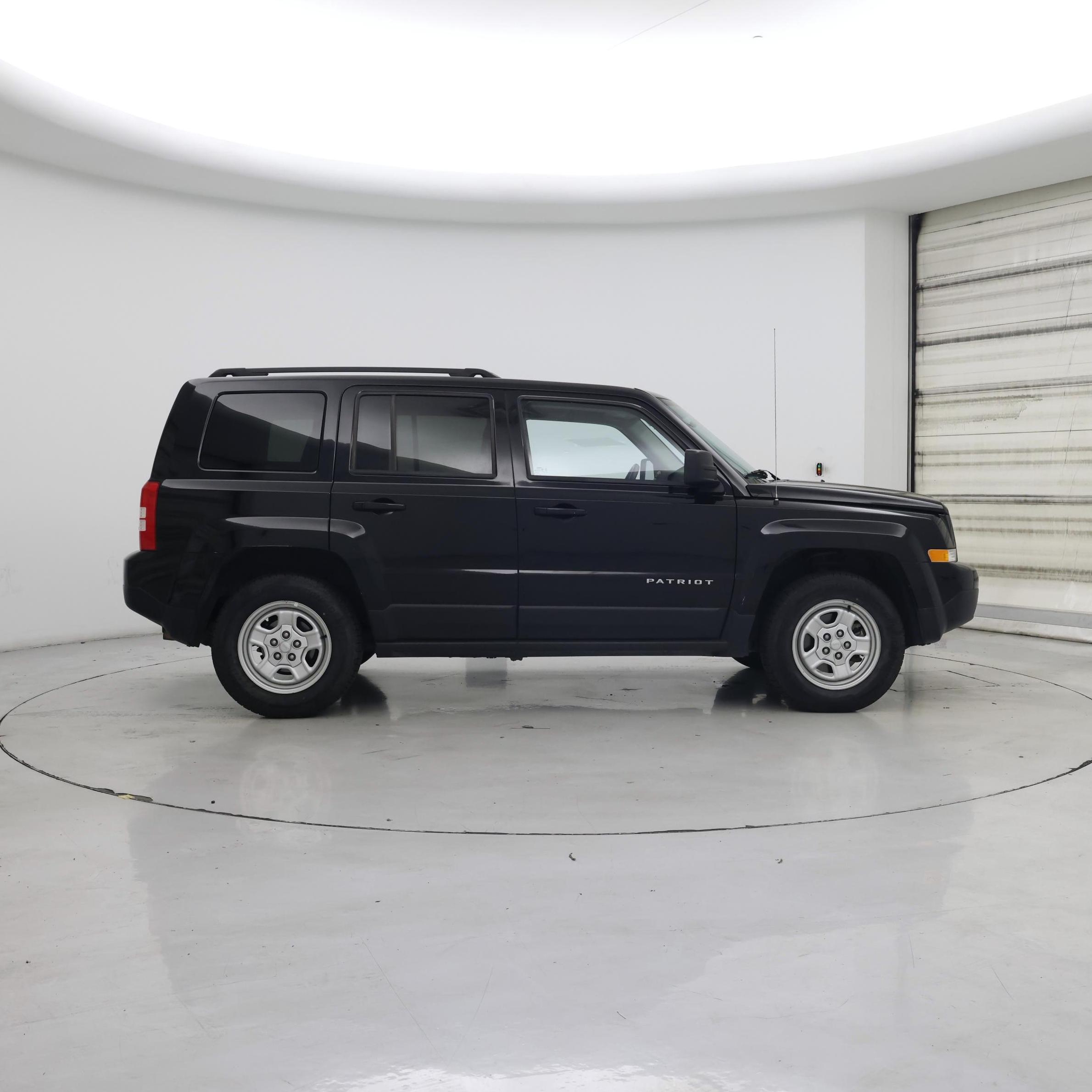 Thumbnail: 2014 Jeep Patriot - 7