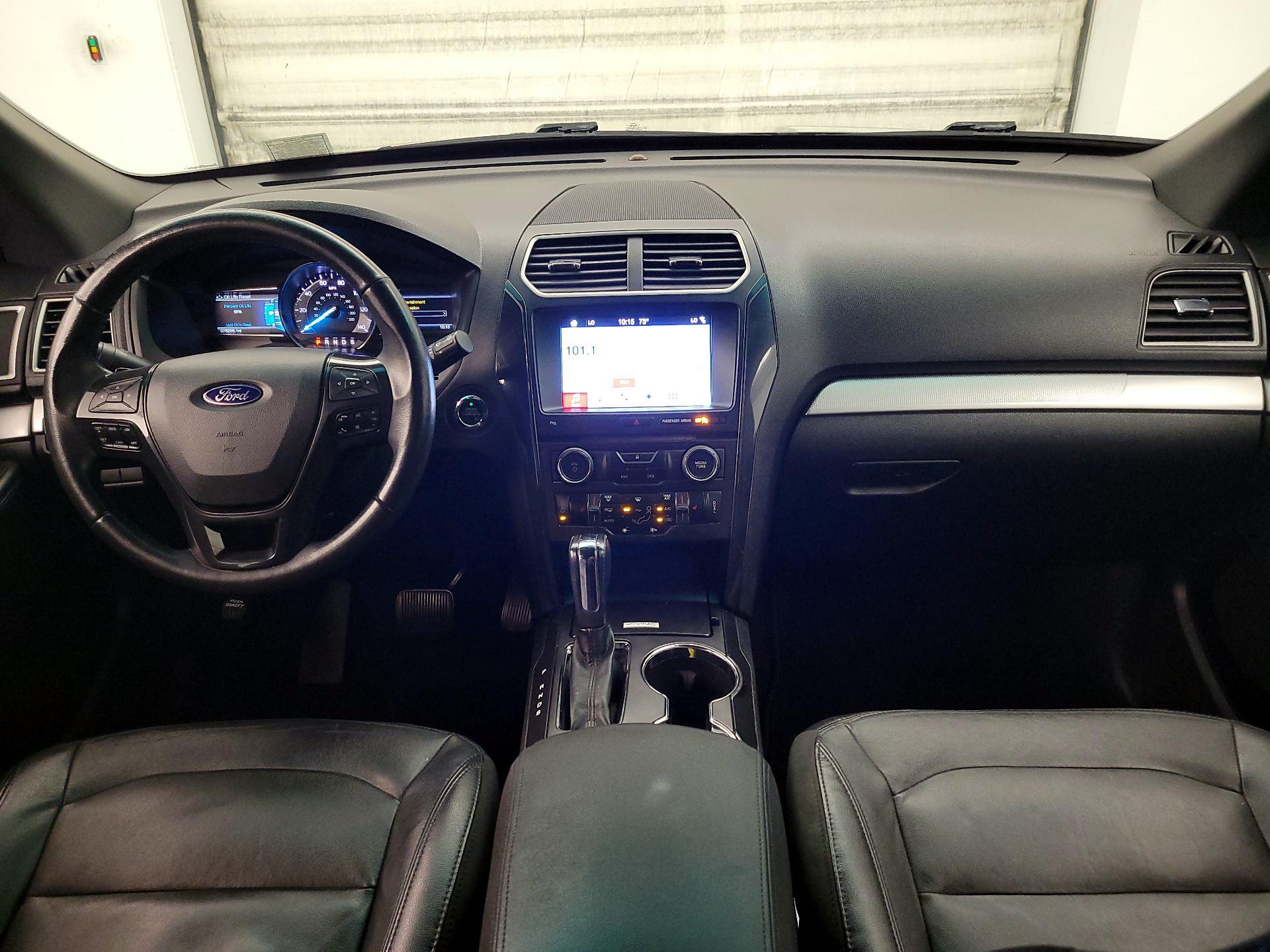 Thumbnail: 2017 Ford Explorer - 9