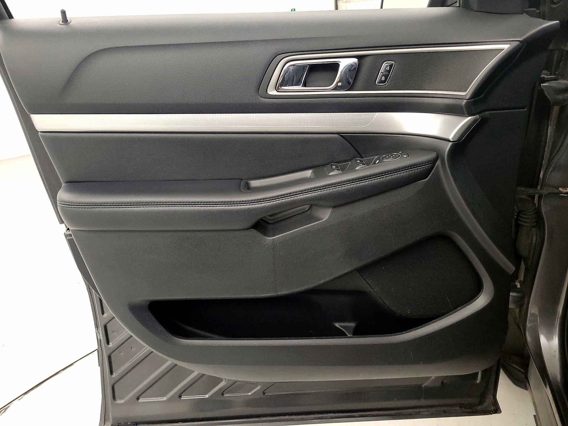 Thumbnail: 2017 Ford Explorer - 12
