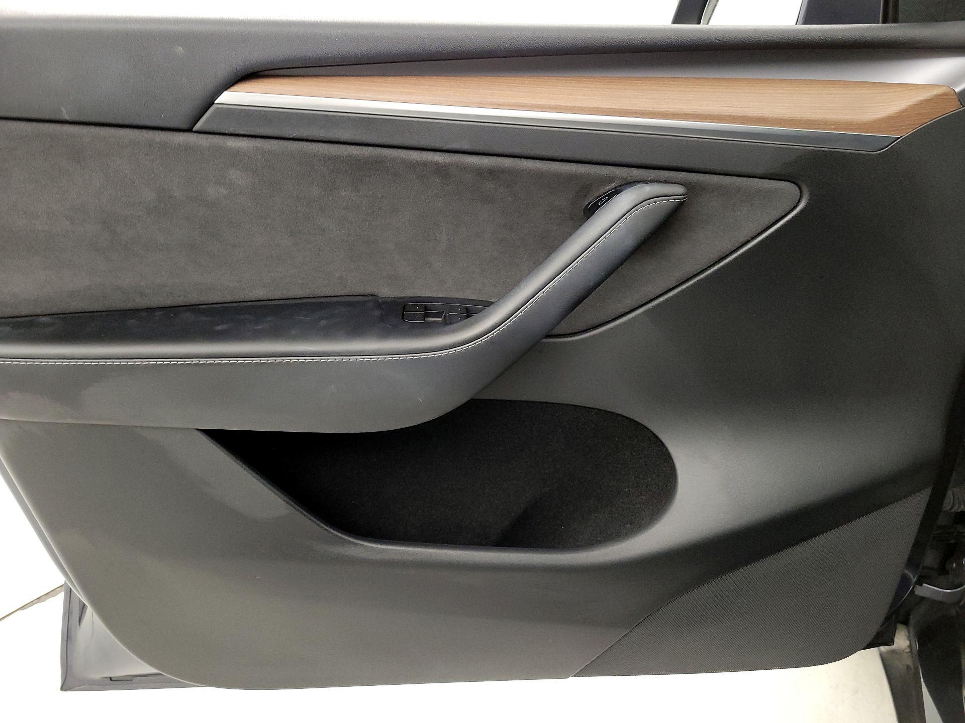 Thumbnail: 2022 Tesla Model Y - 12