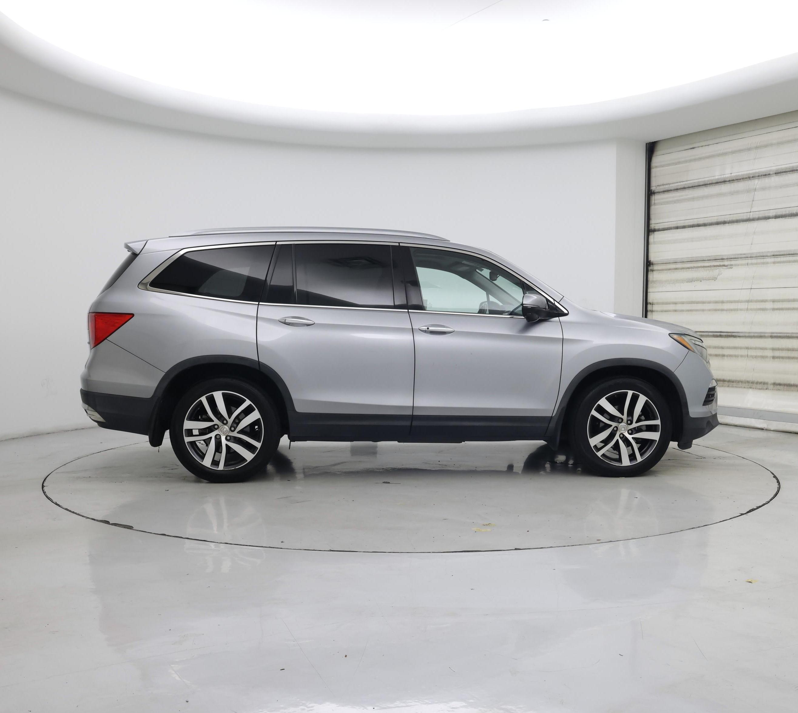 Thumbnail: 2017 Honda Pilot - 7