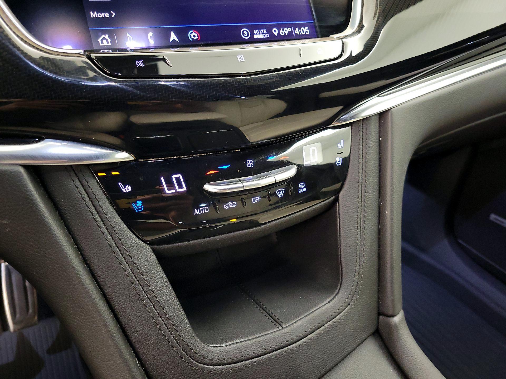 Thumbnail: 2020 Cadillac XT6 - 16