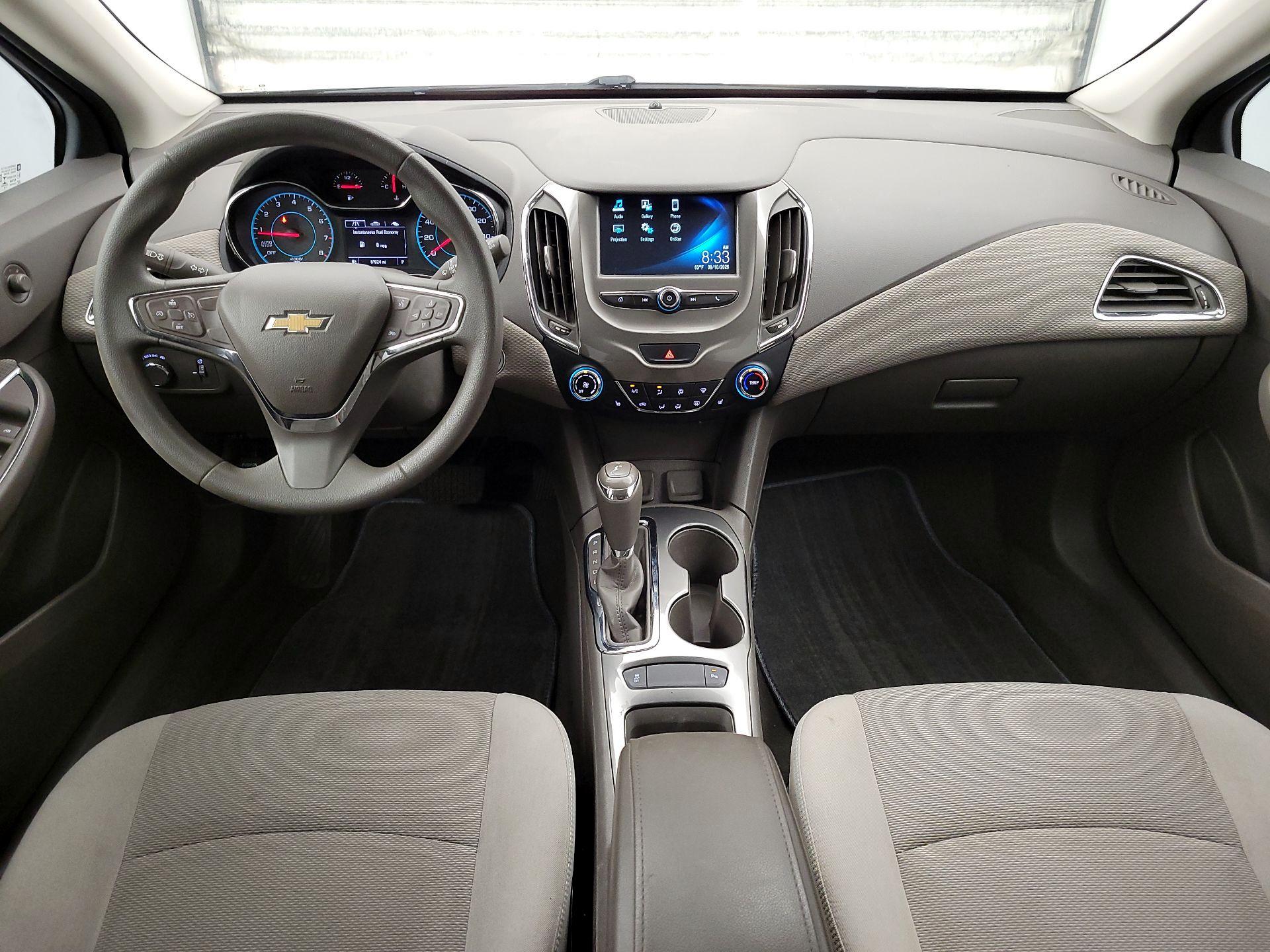 Thumbnail: 2018 Chevrolet Cruze - 9