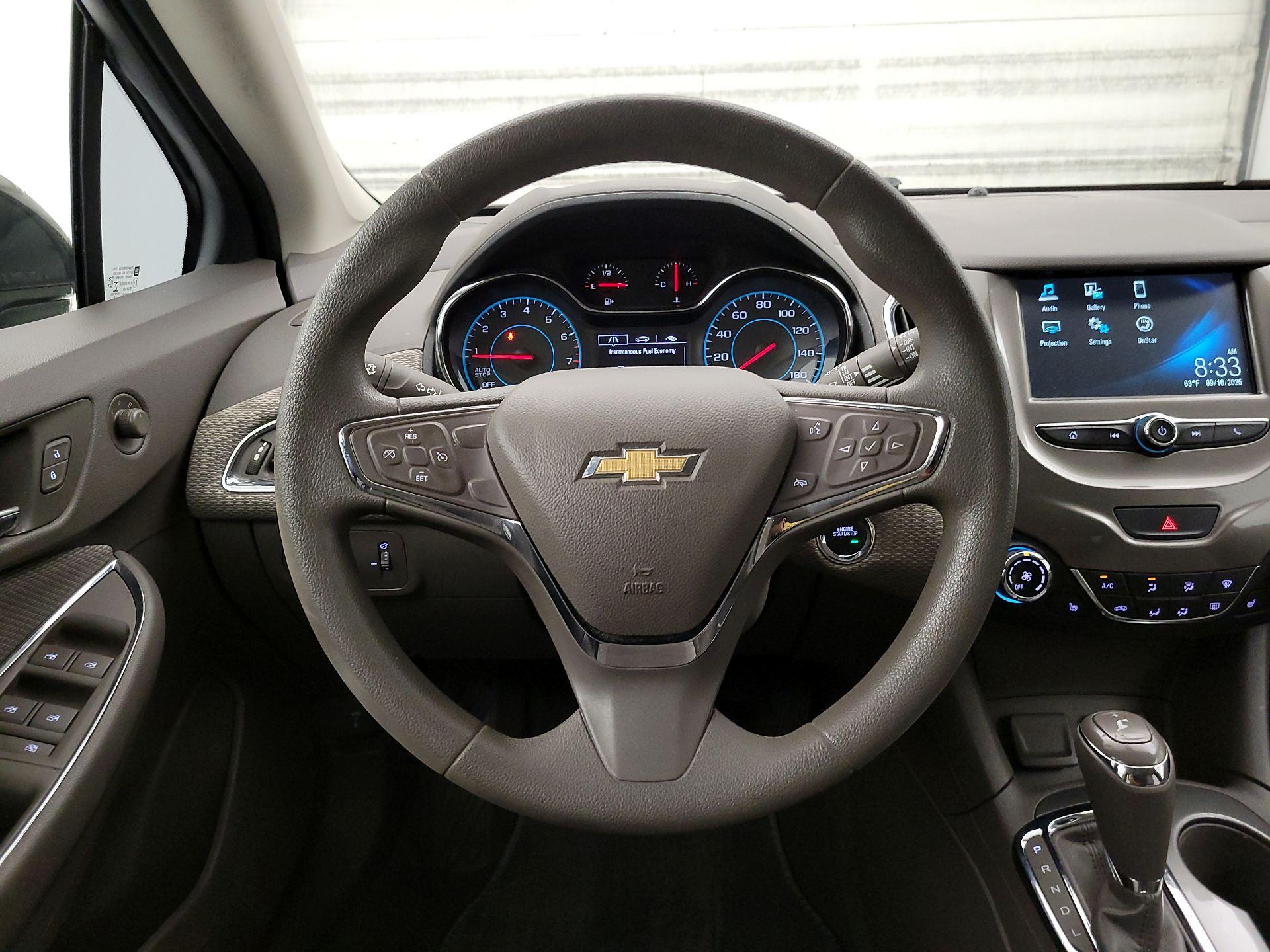 Thumbnail: 2018 Chevrolet Cruze - 10