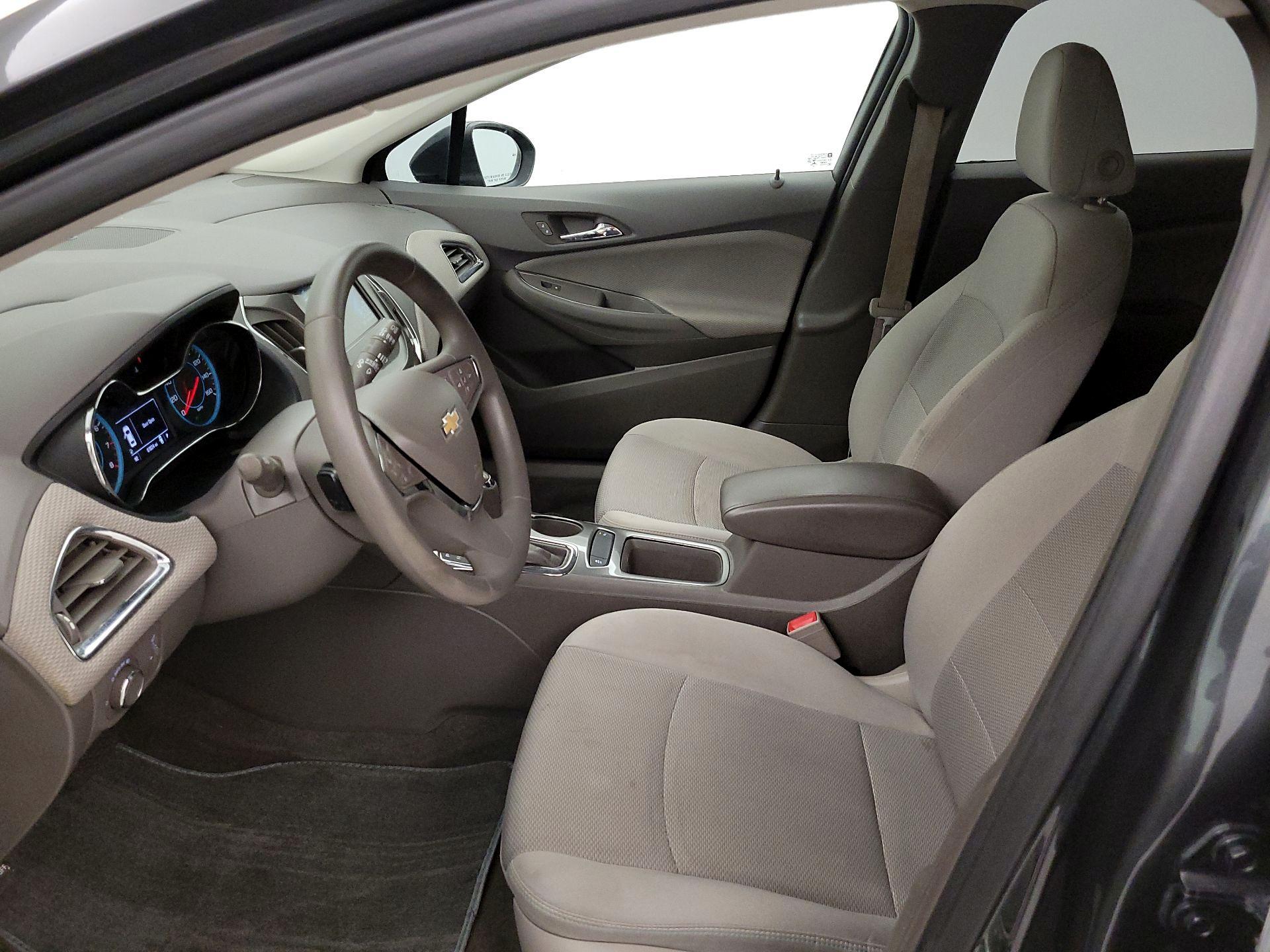 Thumbnail: 2018 Chevrolet Cruze - 11