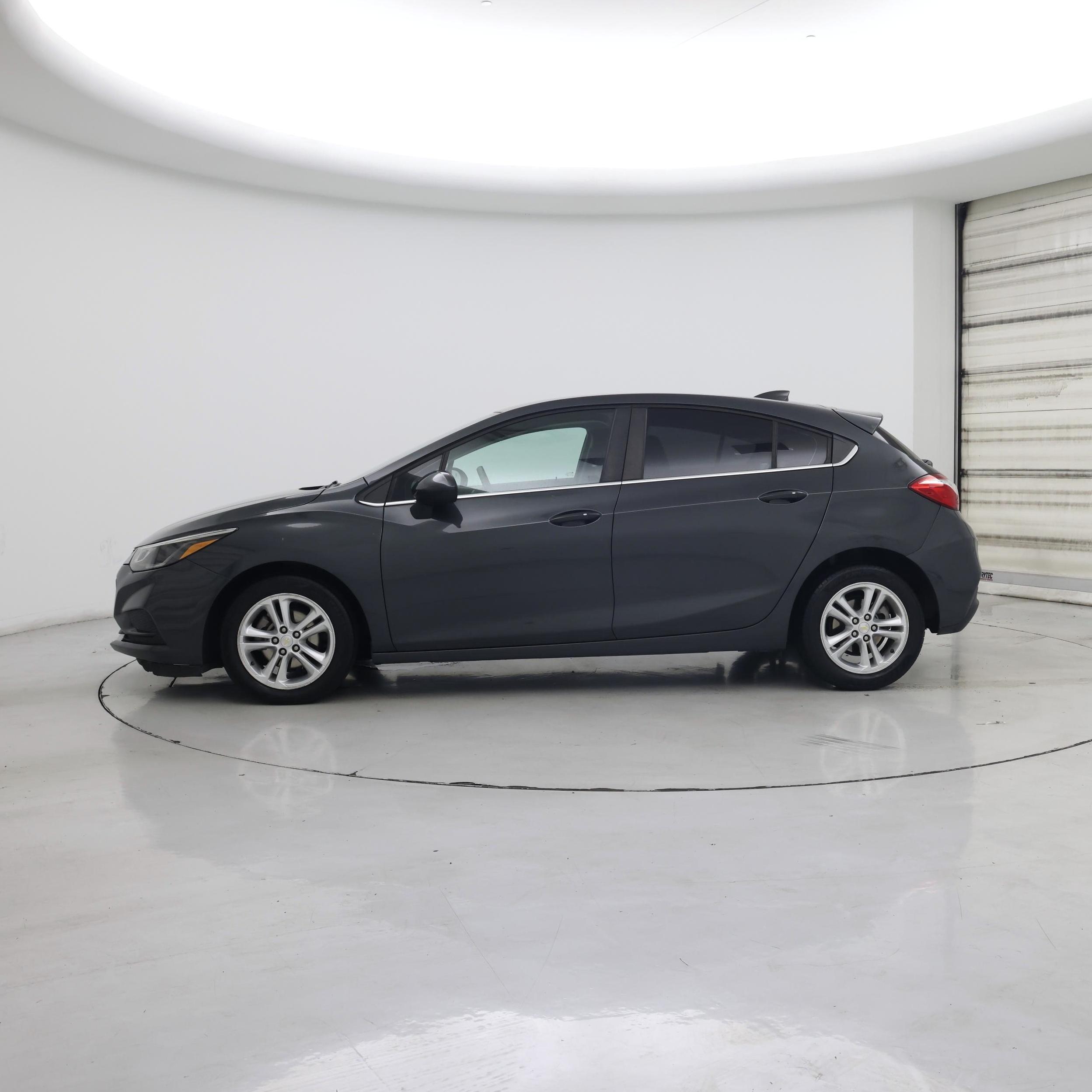 Thumbnail: 2018 Chevrolet Cruze - 3
